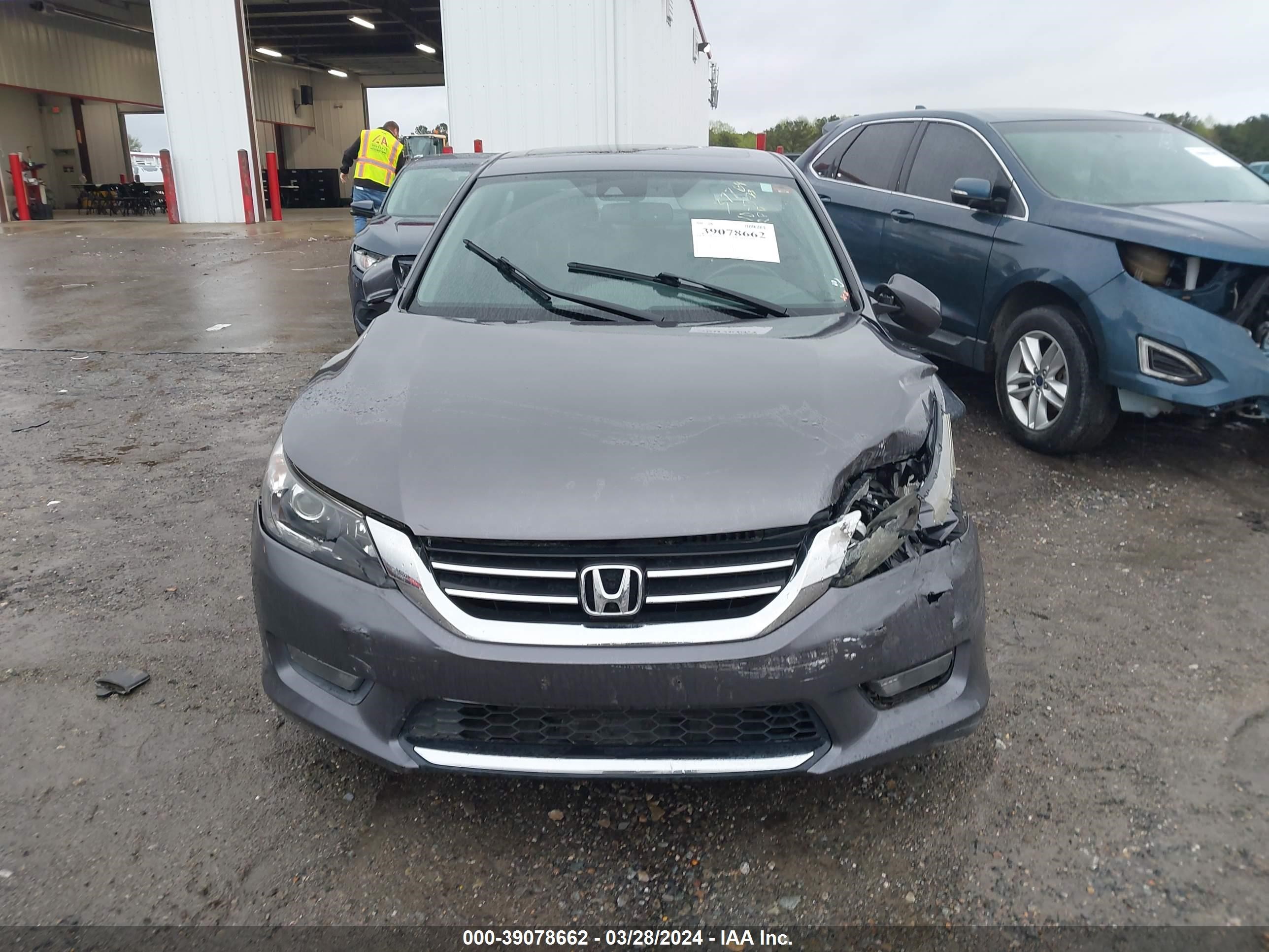 Photo 11 VIN: 1HGCR2F89EA301395 - HONDA ACCORD 