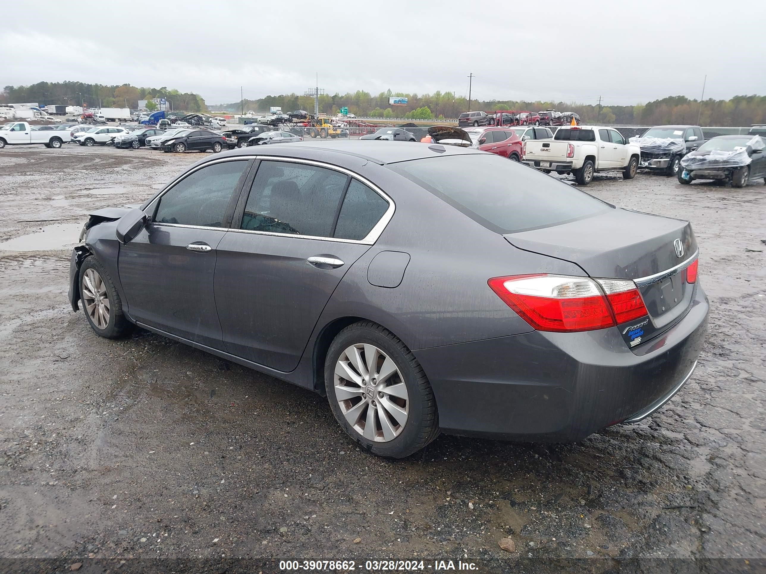 Photo 2 VIN: 1HGCR2F89EA301395 - HONDA ACCORD 