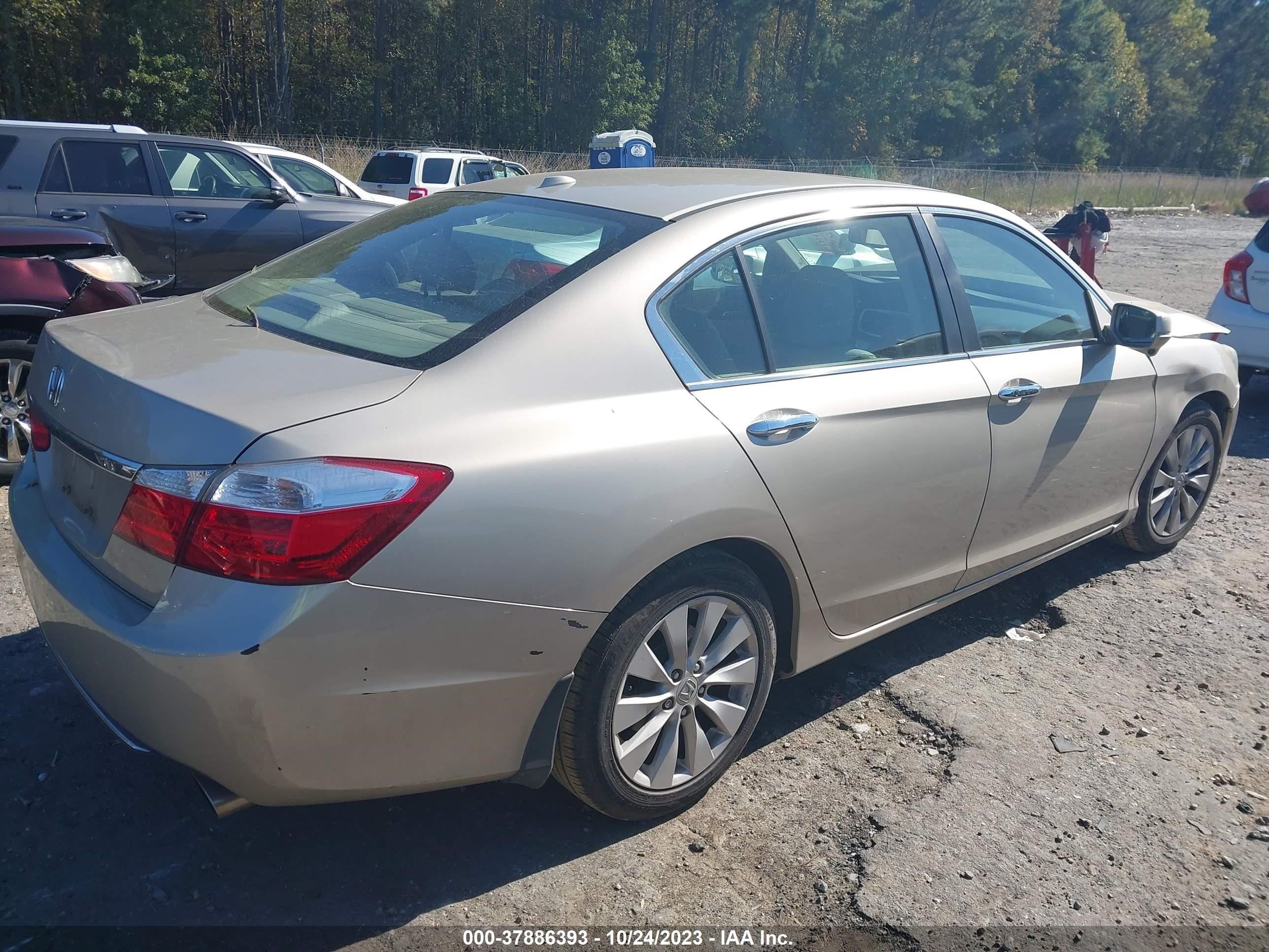 Photo 3 VIN: 1HGCR2F89FA077210 - HONDA ACCORD 