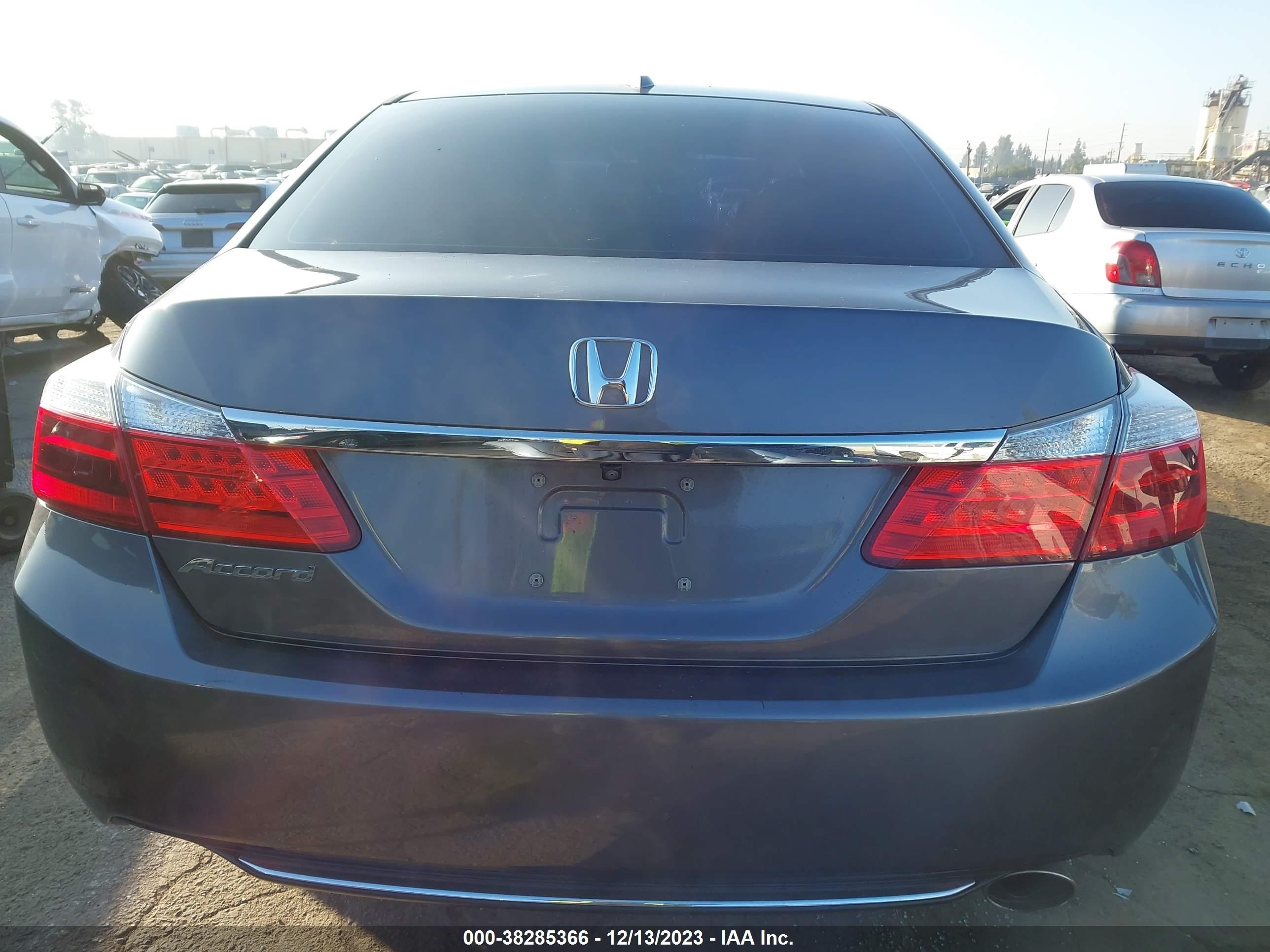 Photo 16 VIN: 1HGCR2F89FA268853 - HONDA ACCORD 