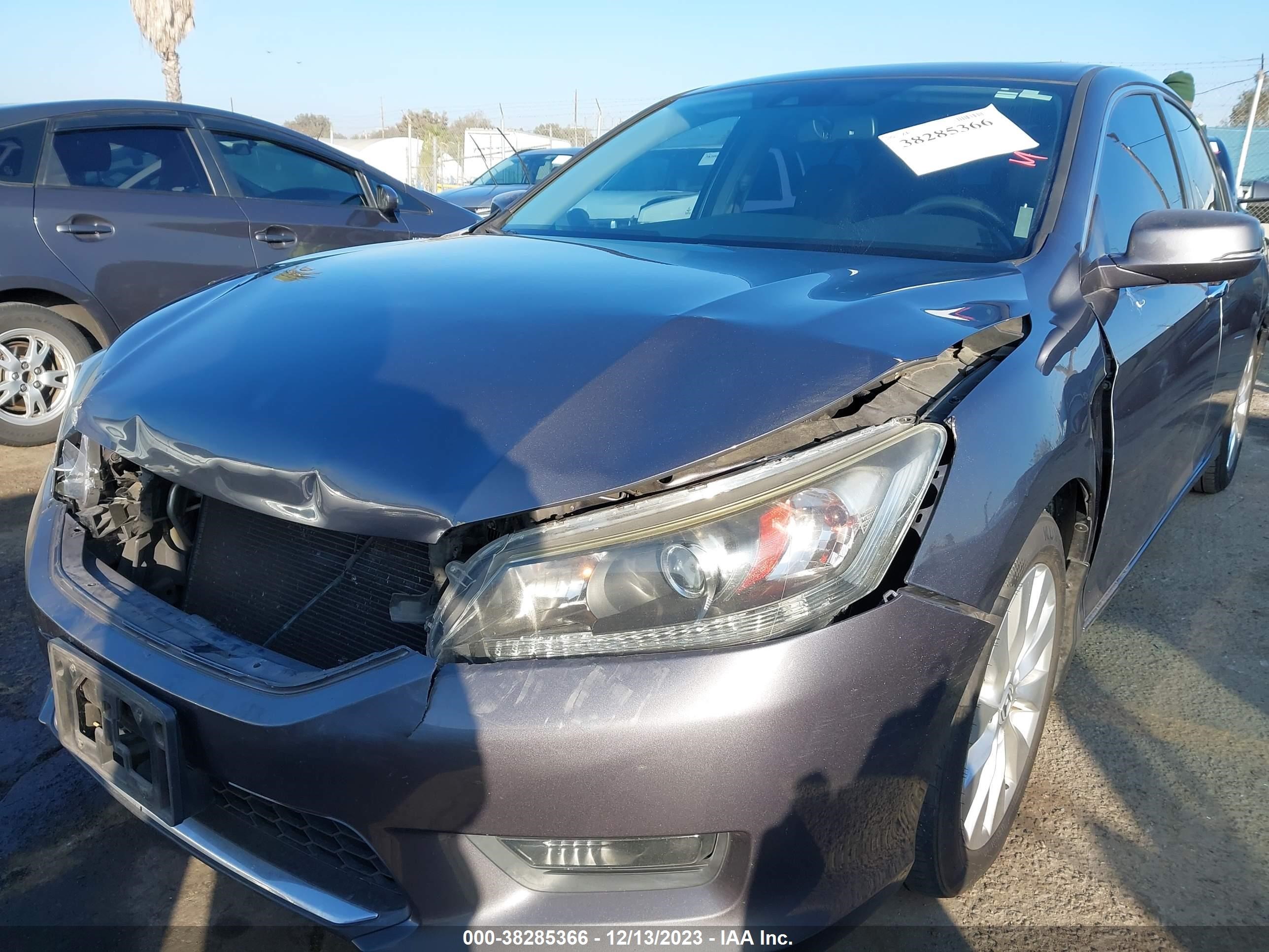 Photo 5 VIN: 1HGCR2F89FA268853 - HONDA ACCORD 