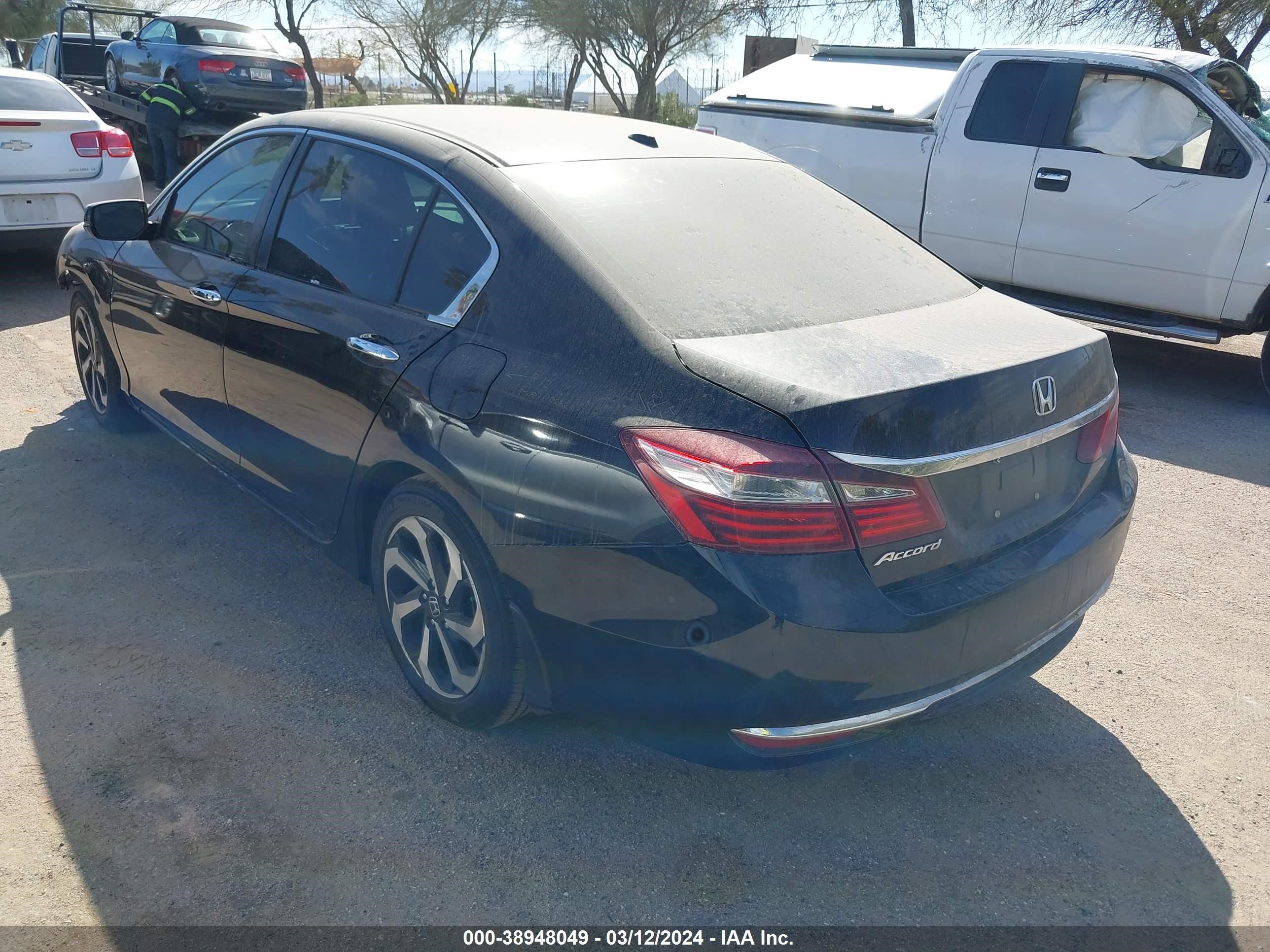 Photo 2 VIN: 1HGCR2F89GA000600 - HONDA ACCORD 