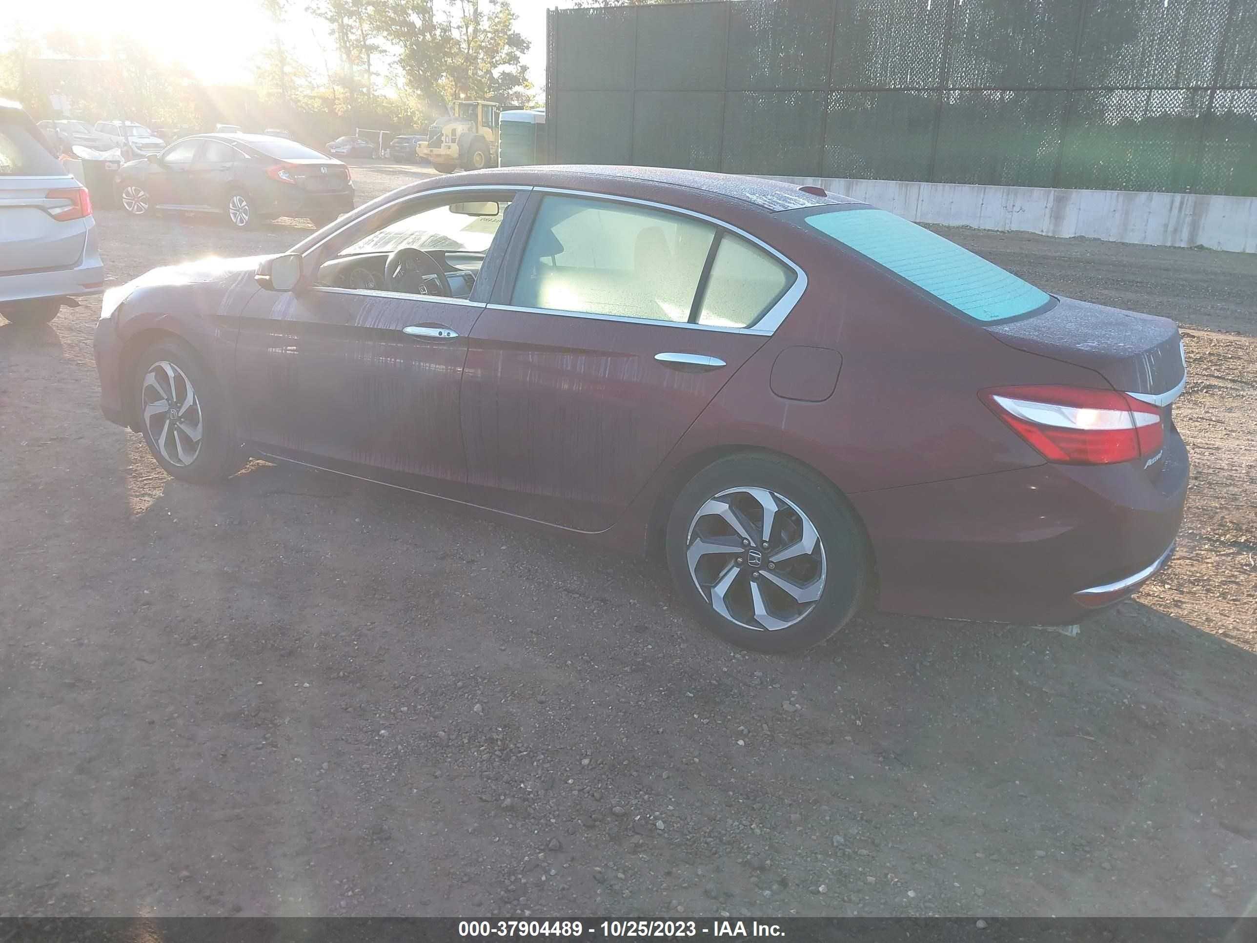 Photo 2 VIN: 1HGCR2F89GA151162 - HONDA ACCORD 