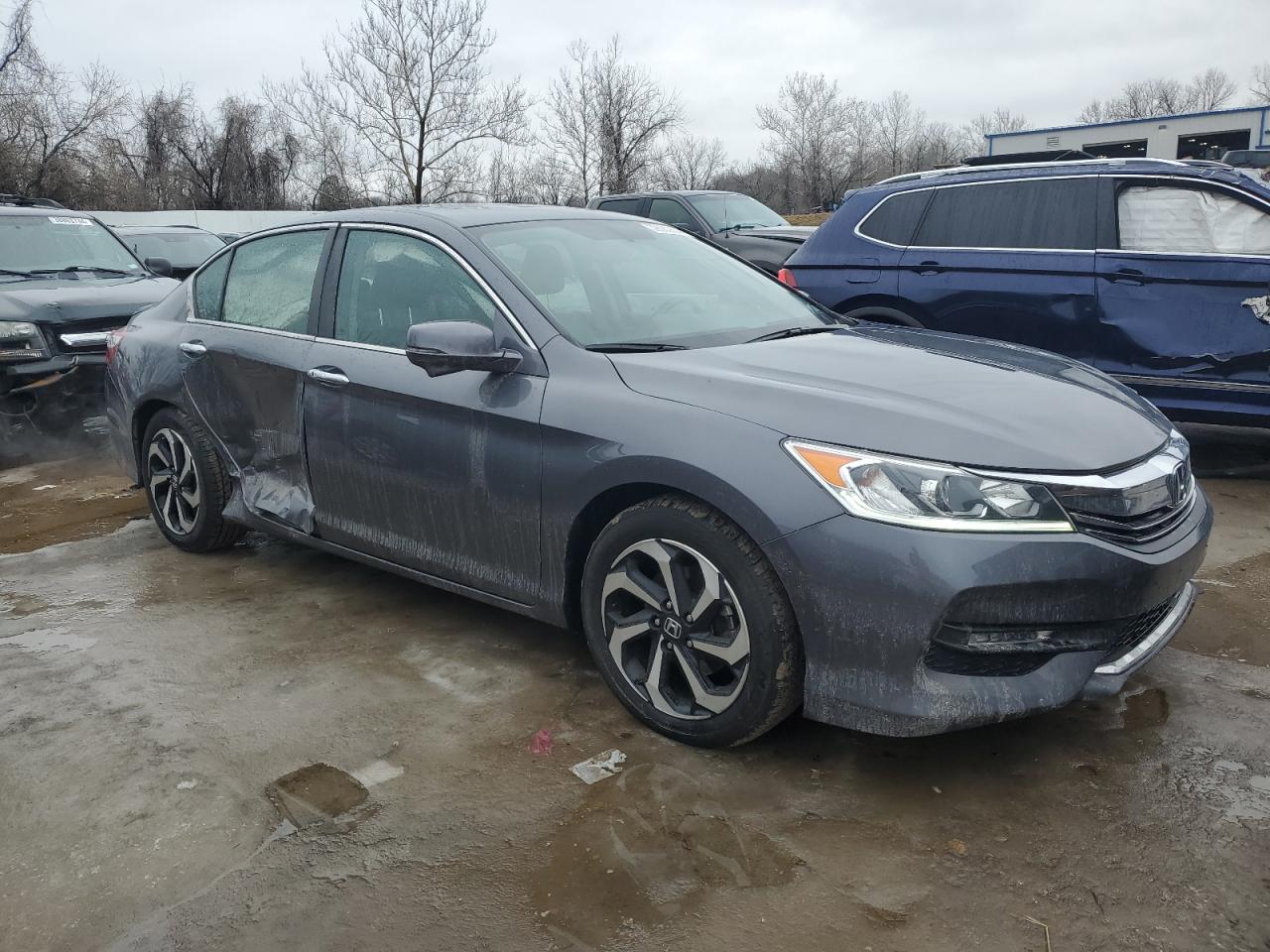 Photo 3 VIN: 1HGCR2F89HA074813 - HONDA ACCORD 