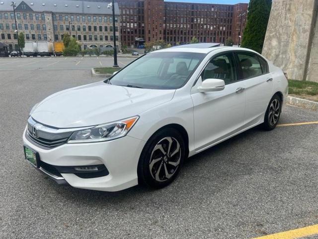 Photo 1 VIN: 1HGCR2F89HA172112 - HONDA ACCORD EXL 