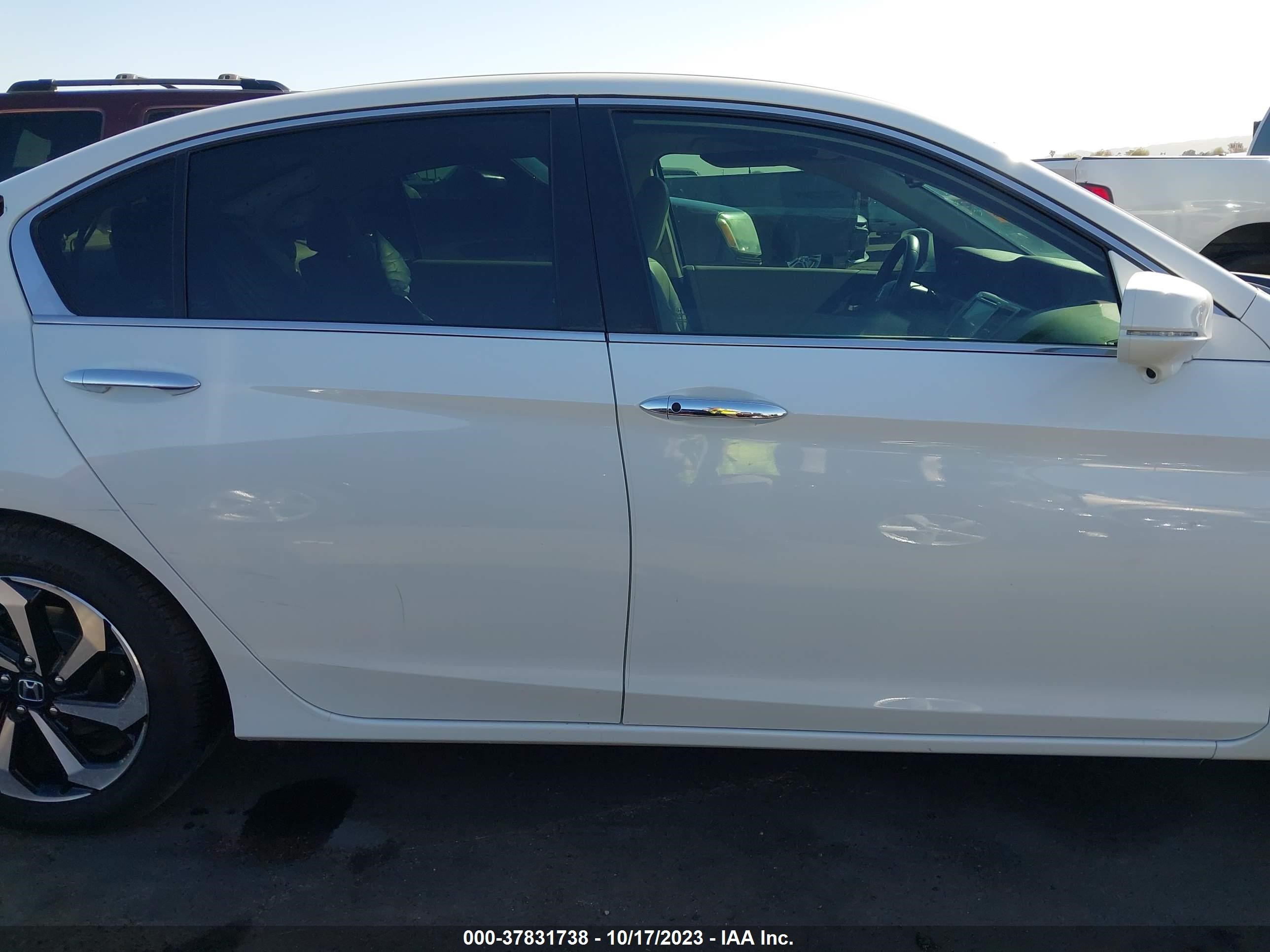 Photo 12 VIN: 1HGCR2F89HA239548 - HONDA ACCORD 