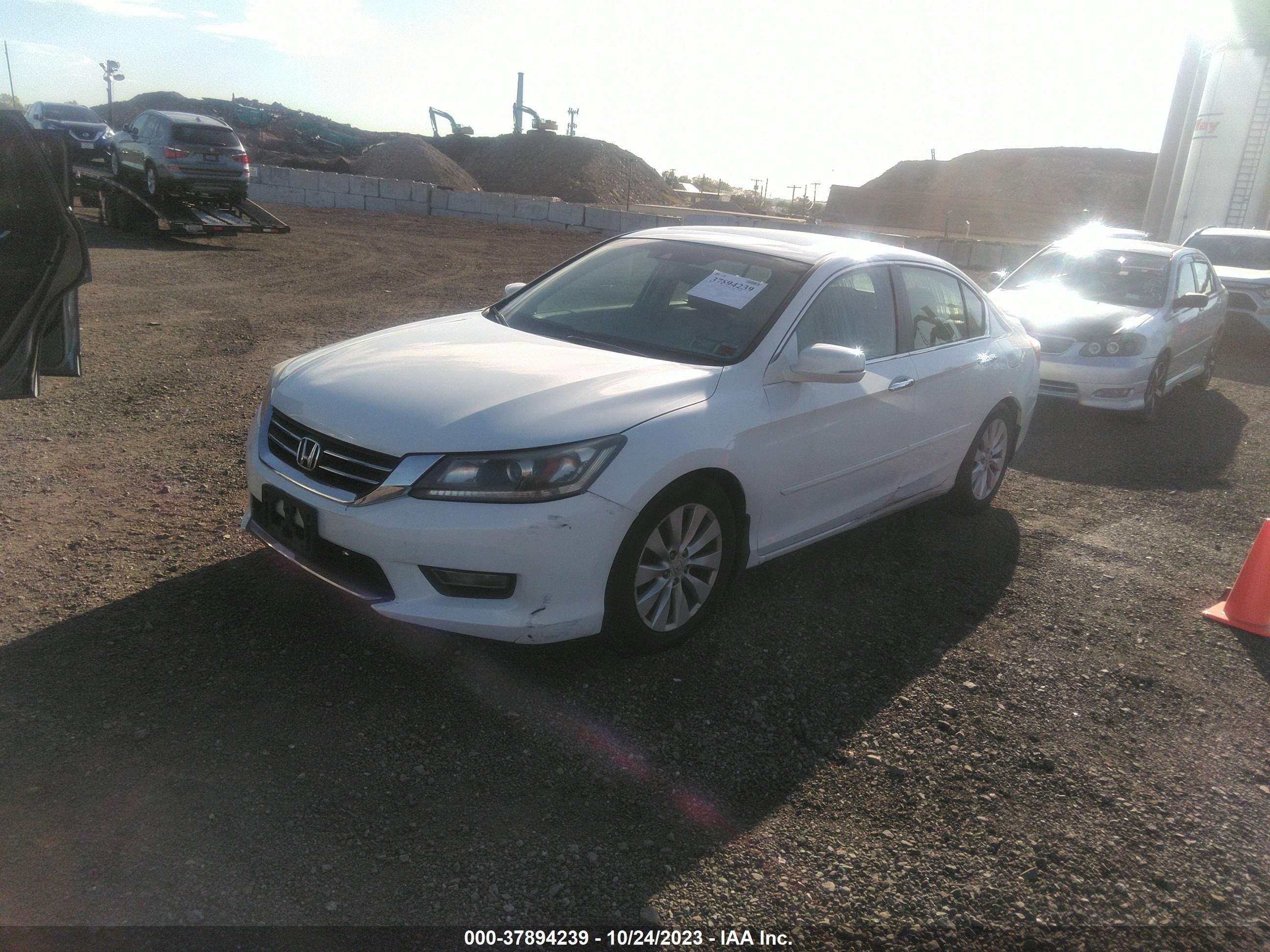 Photo 1 VIN: 1HGCR2F8XDA006143 - HONDA ACCORD 