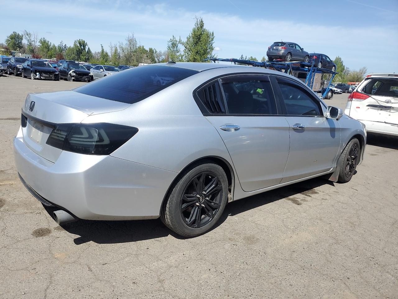 Photo 2 VIN: 1HGCR2F8XDA043189 - HONDA ACCORD 