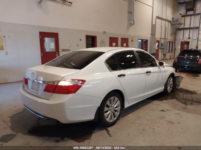 Photo 3 VIN: 1HGCR2F8XDA057125 - HONDA ACCORD 