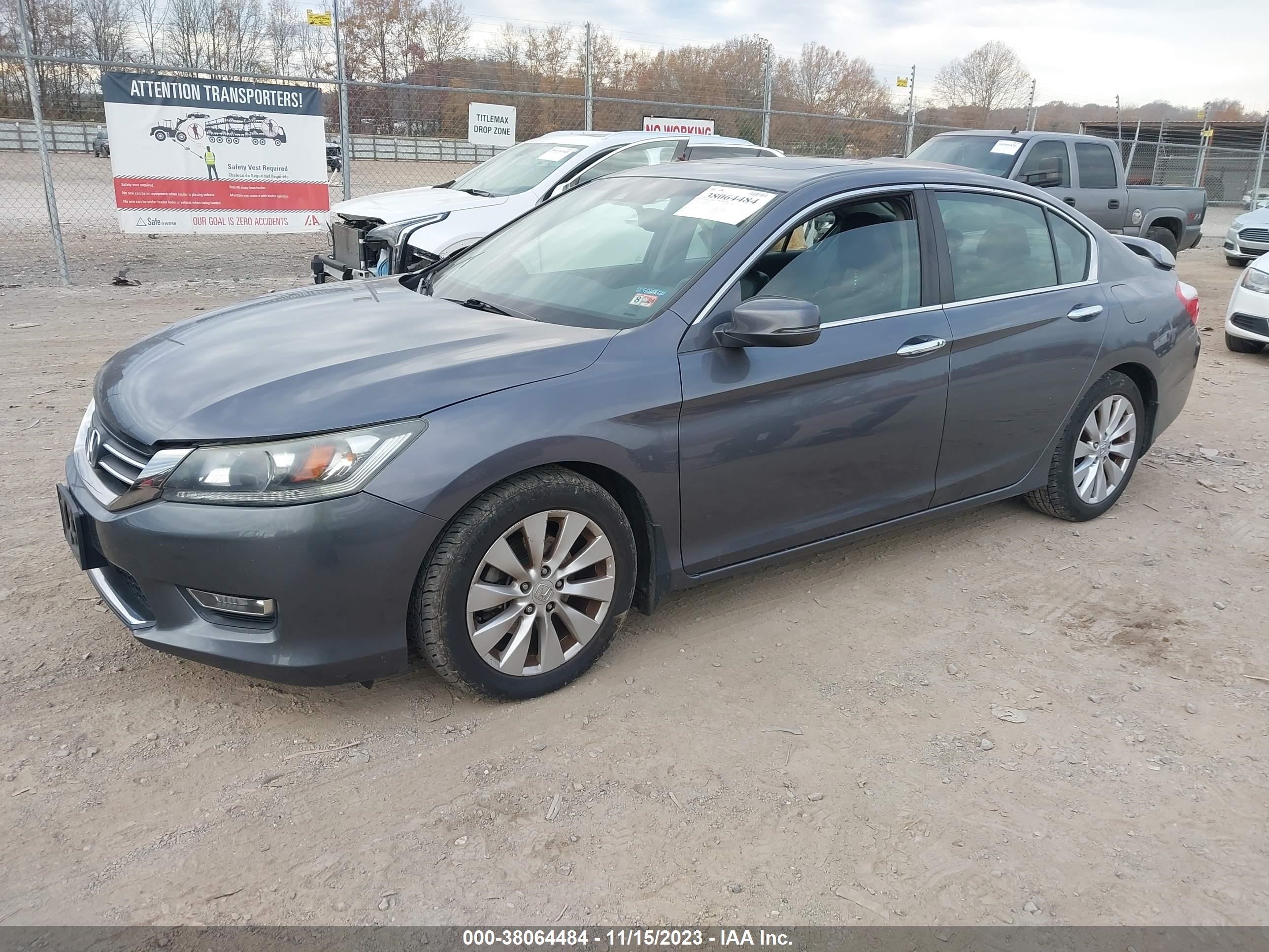 Photo 1 VIN: 1HGCR2F8XDA084521 - HONDA ACCORD 