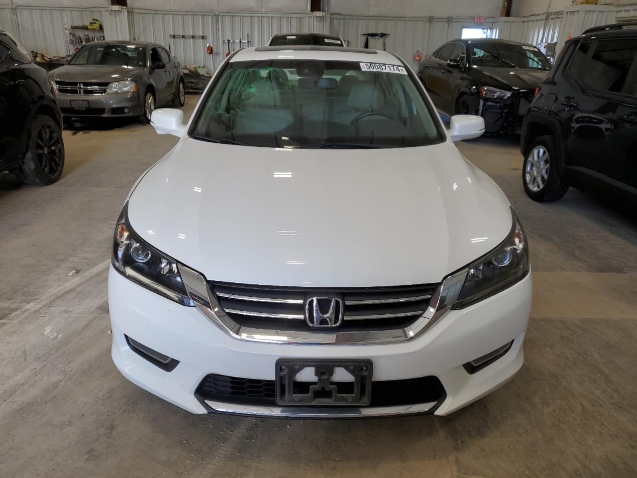 Photo 4 VIN: 1HGCR2F8XDA091355 - HONDA ACCORD 