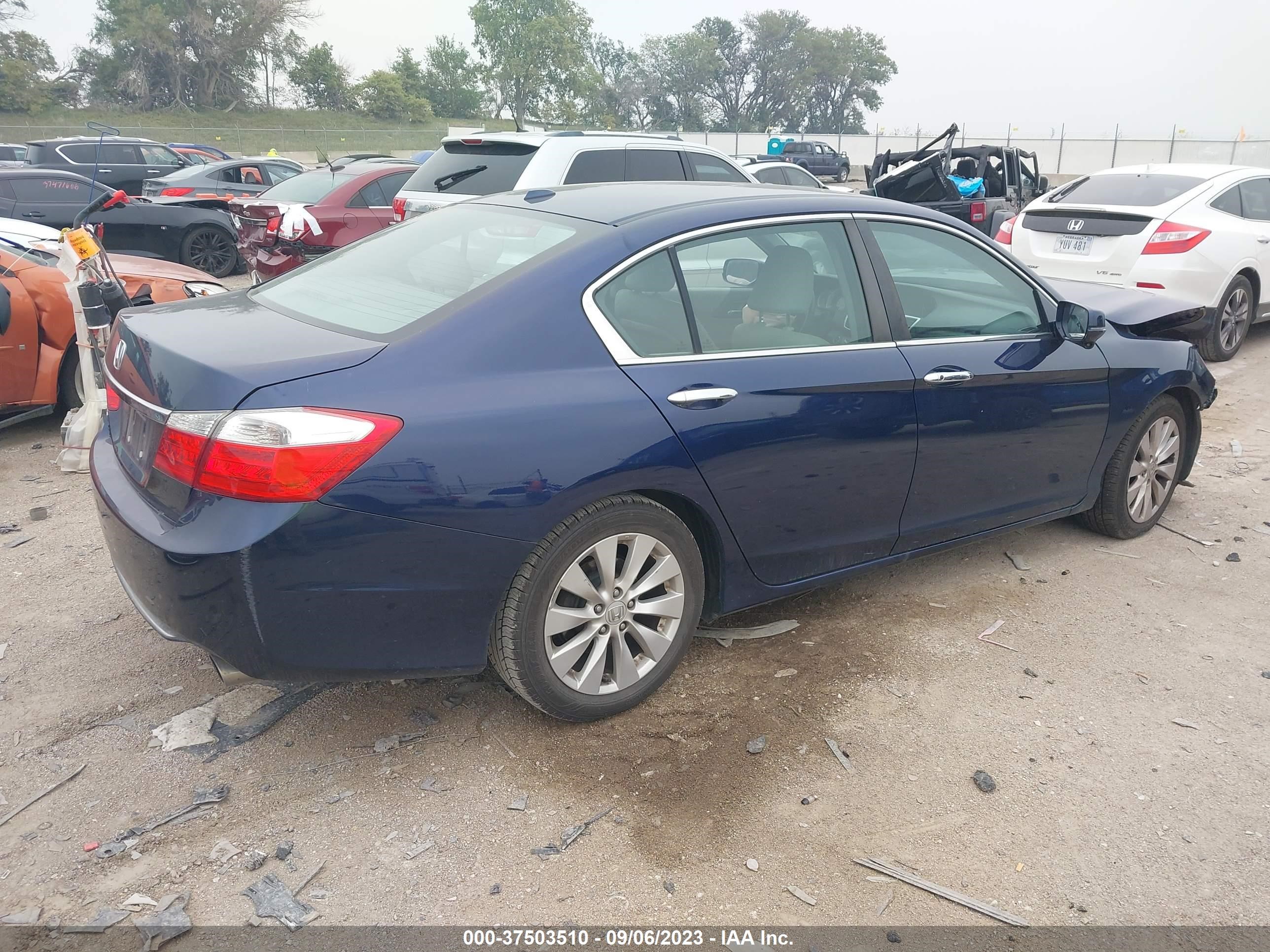 Photo 3 VIN: 1HGCR2F8XDA183274 - HONDA ACCORD 