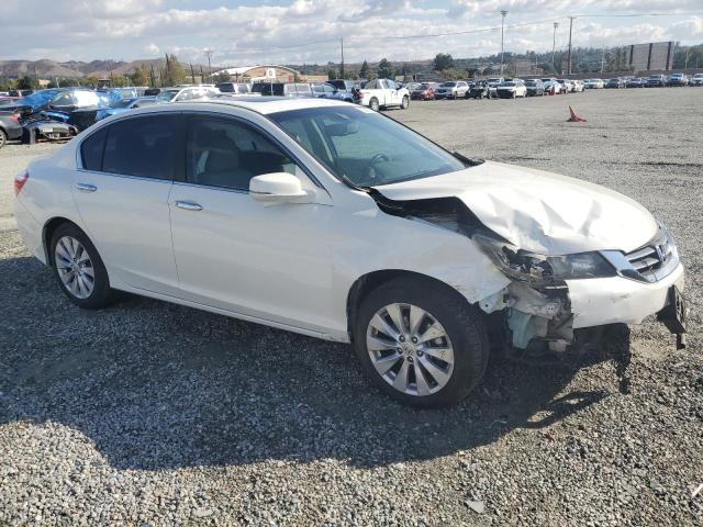 Photo 3 VIN: 1HGCR2F8XDA209033 - HONDA ACCORD EXL 