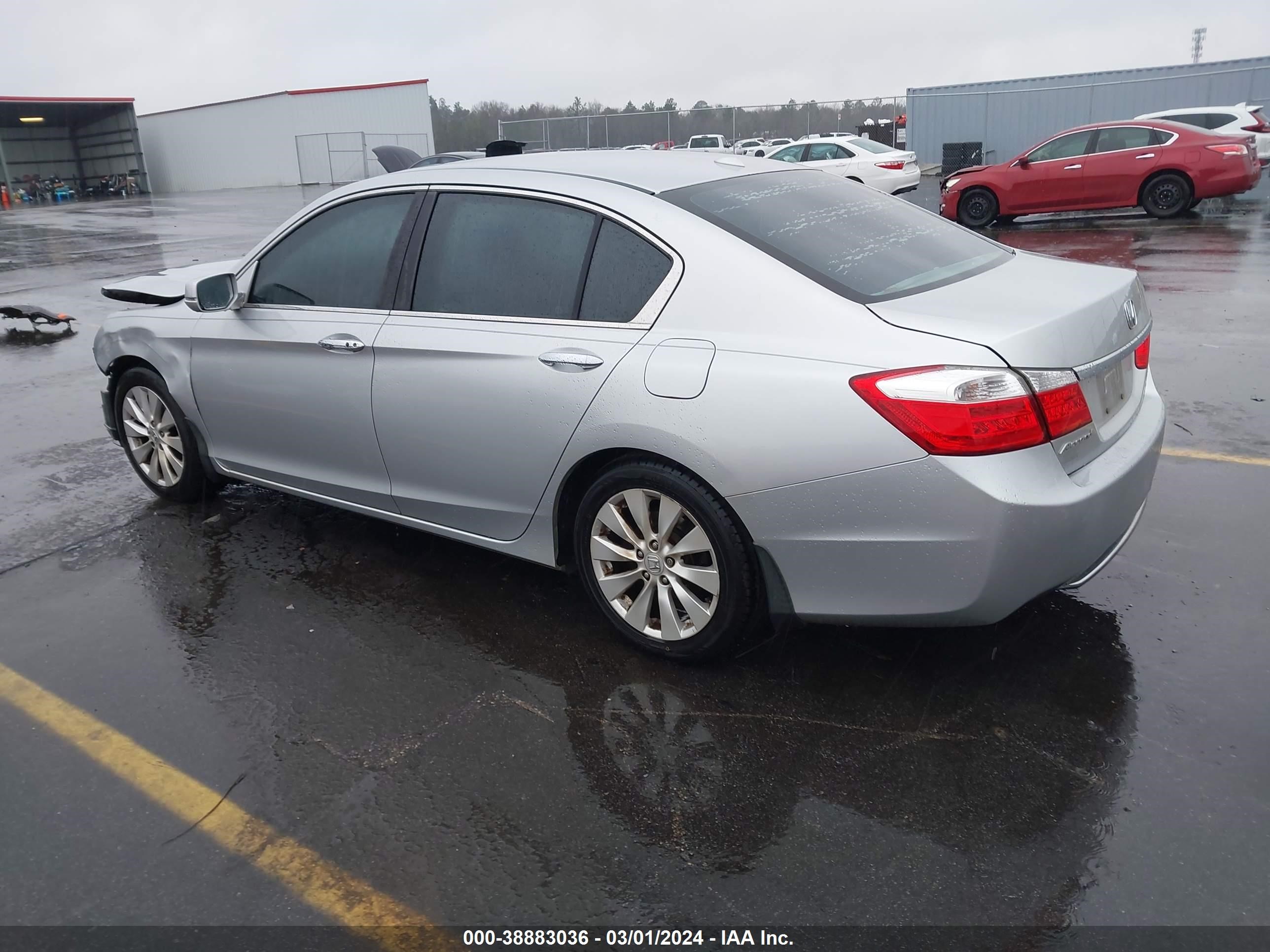 Photo 2 VIN: 1HGCR2F8XEA209244 - HONDA ACCORD 