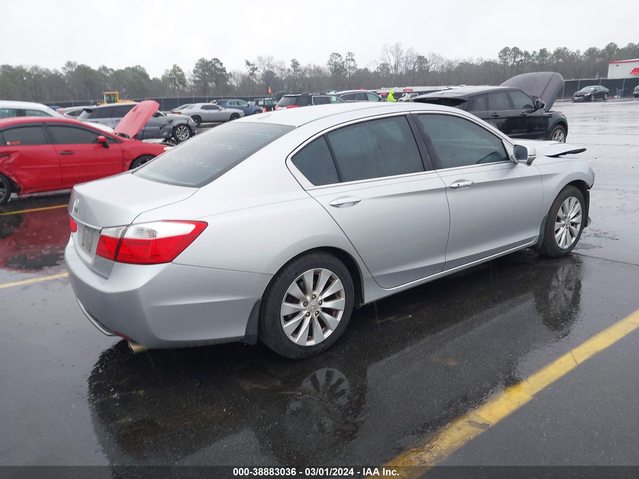 Photo 3 VIN: 1HGCR2F8XEA209244 - HONDA ACCORD 