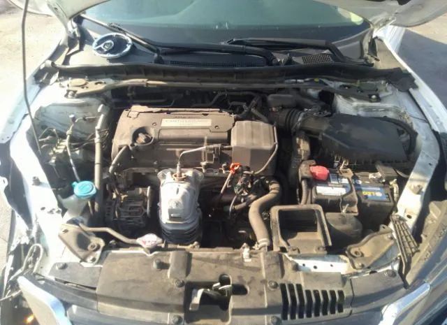 Photo 9 VIN: 1HGCR2F8XFA005481 - HONDA ACCORD SEDAN 