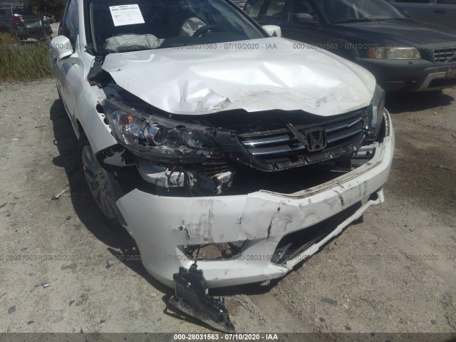 Photo 5 VIN: 1HGCR2F8XFA045320 - HONDA ACCORD SEDAN 