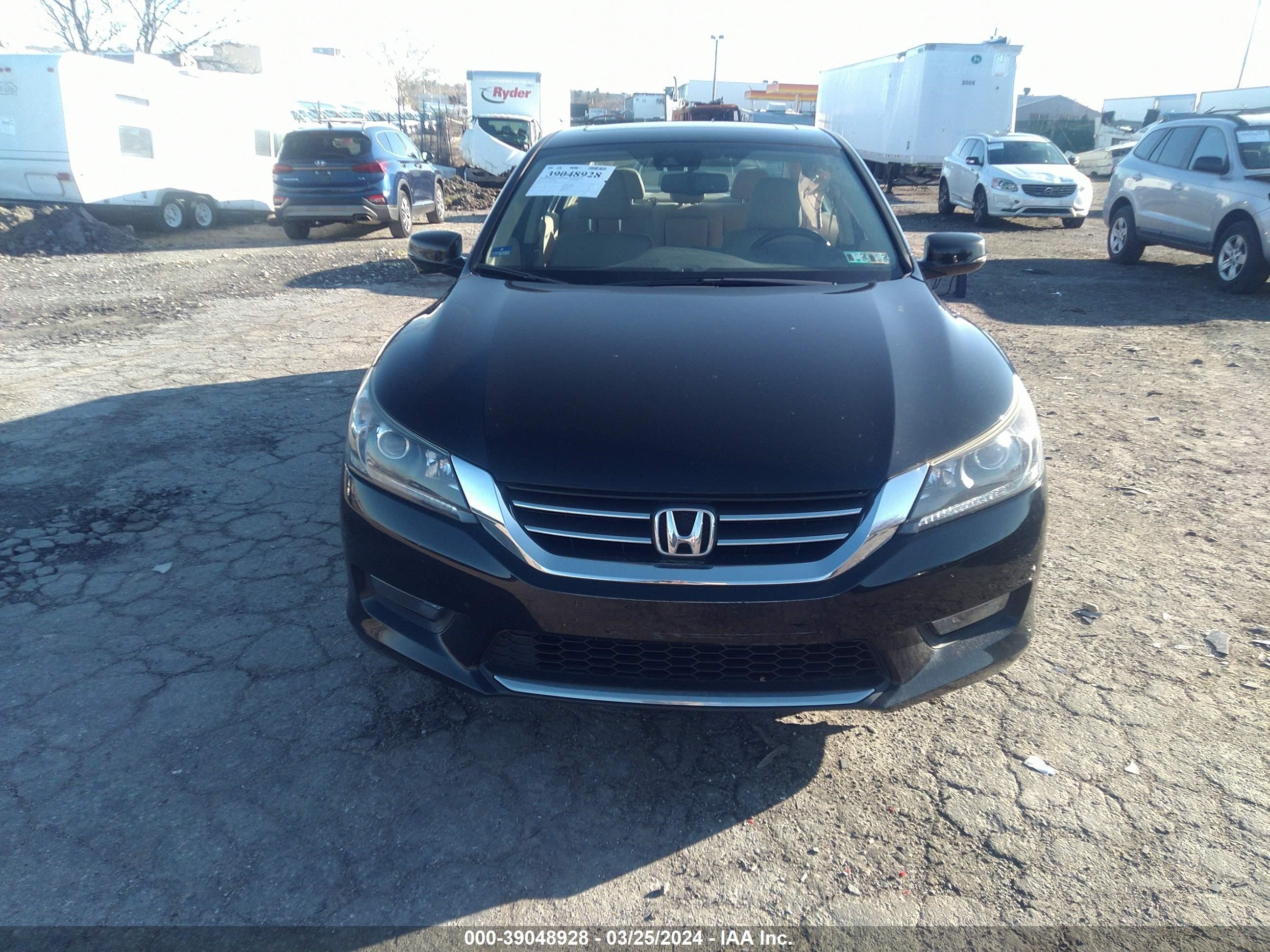 Photo 11 VIN: 1HGCR2F8XFA075918 - HONDA ACCORD 