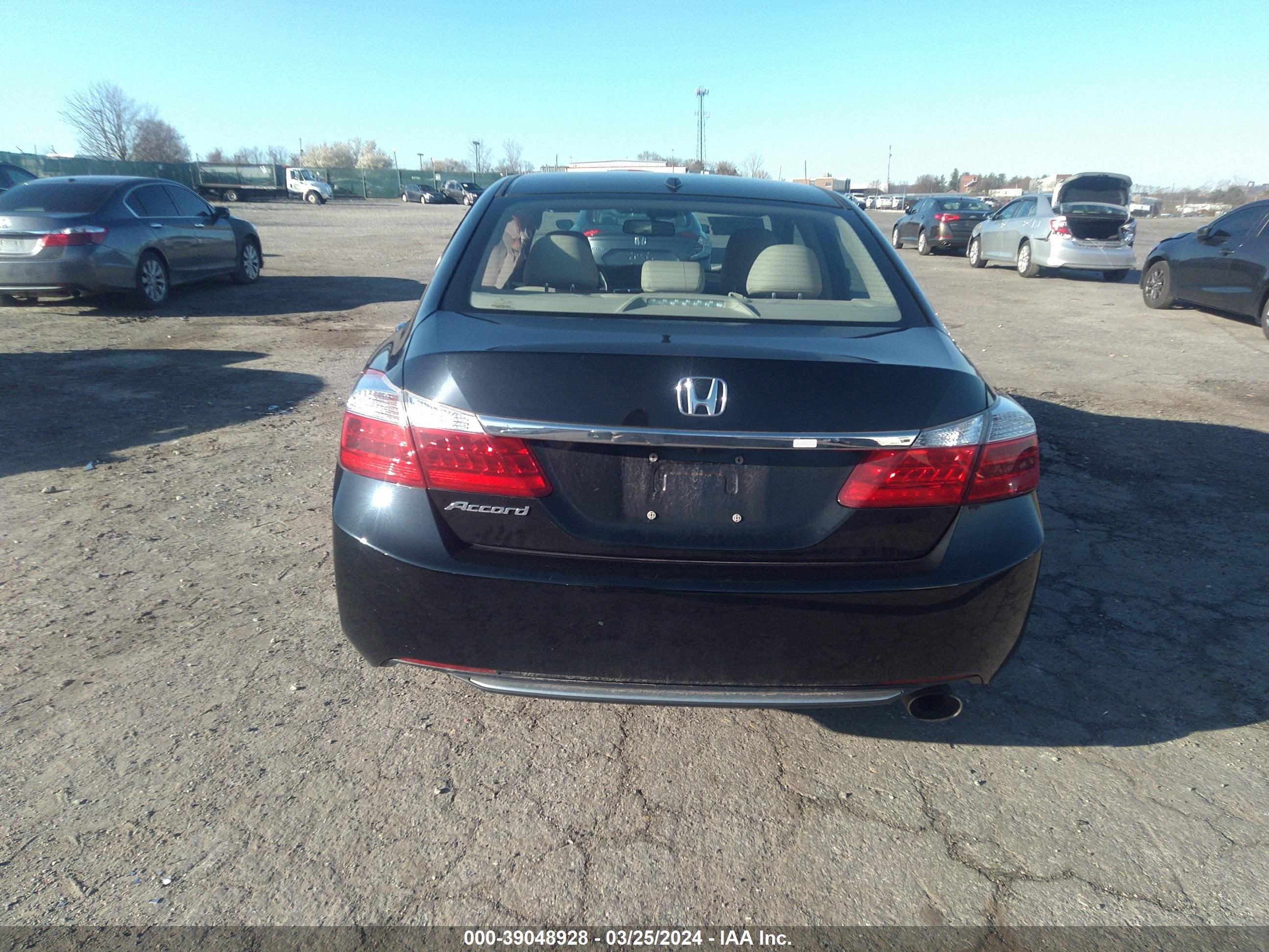 Photo 15 VIN: 1HGCR2F8XFA075918 - HONDA ACCORD 