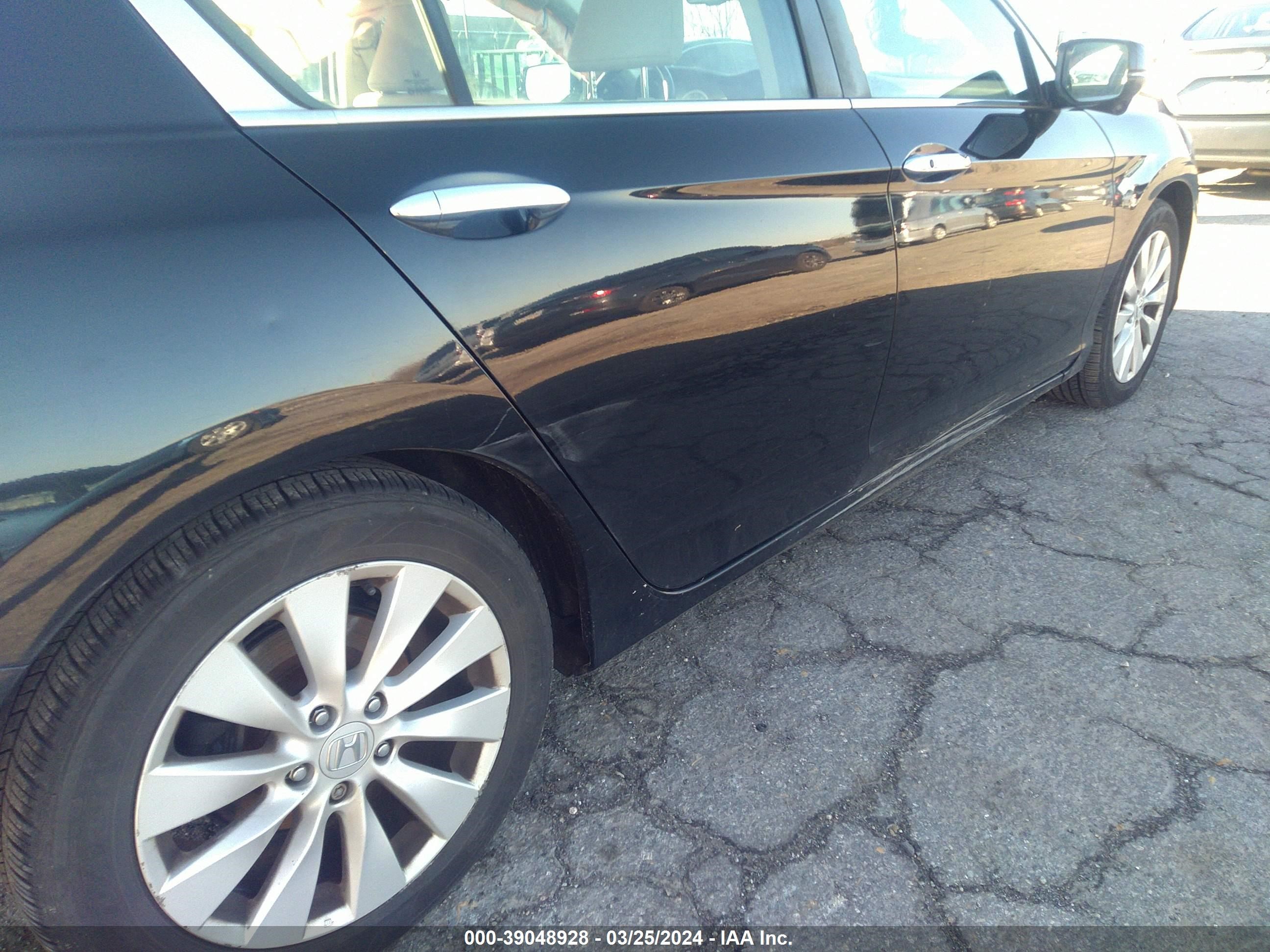 Photo 16 VIN: 1HGCR2F8XFA075918 - HONDA ACCORD 