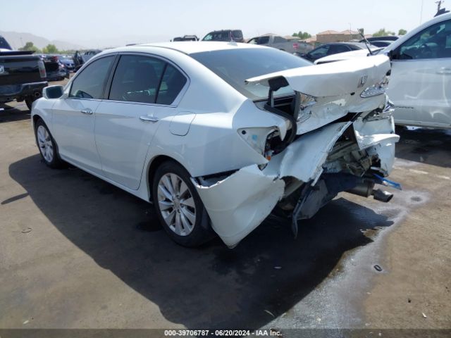 Photo 2 VIN: 1HGCR2F8XFA121067 - HONDA ACCORD 