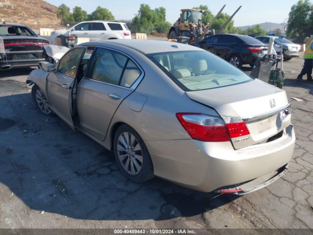 Photo 2 VIN: 1HGCR2F8XFA121831 - HONDA ACCORD 