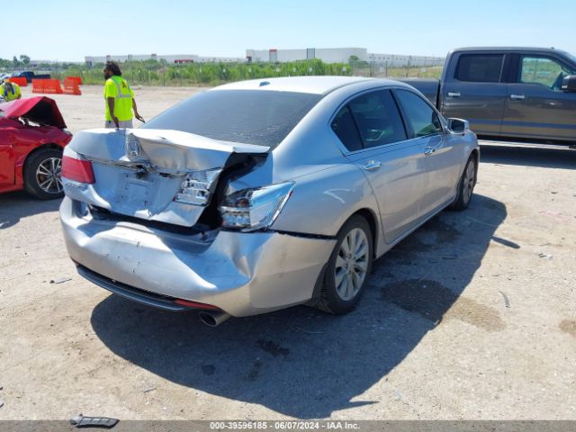 Photo 3 VIN: 1HGCR2F8XFA145983 - HONDA ACCORD 