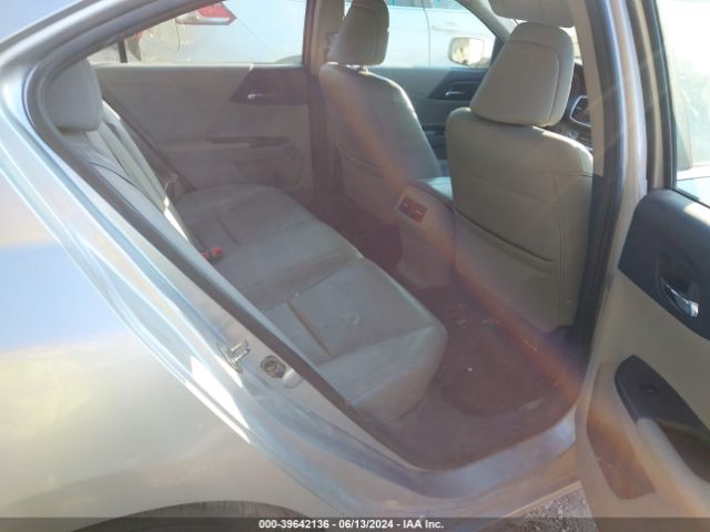 Photo 7 VIN: 1HGCR2F8XFA188011 - HONDA ACCORD 