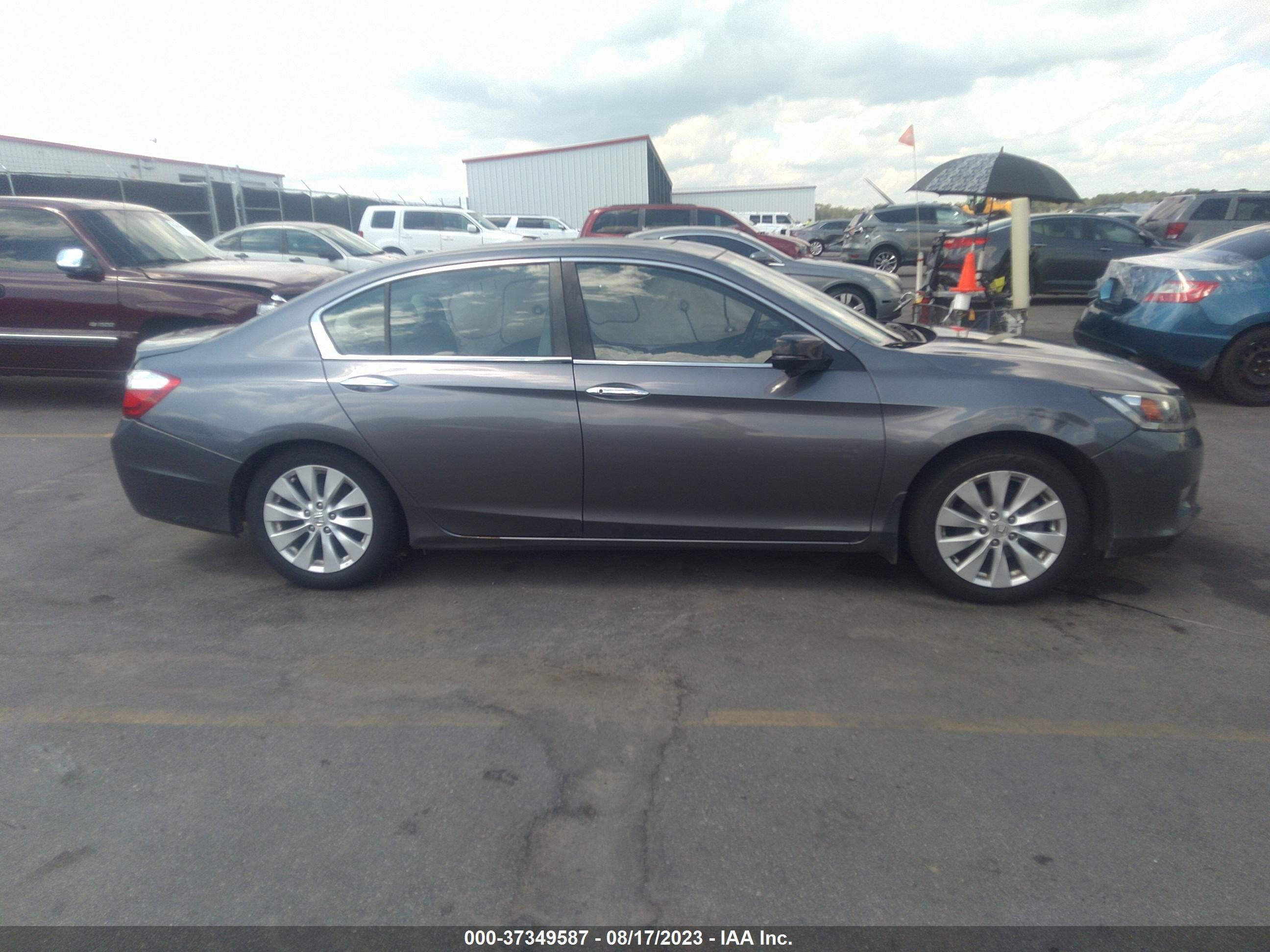 Photo 13 VIN: 1HGCR2F8XFA224926 - HONDA ACCORD 