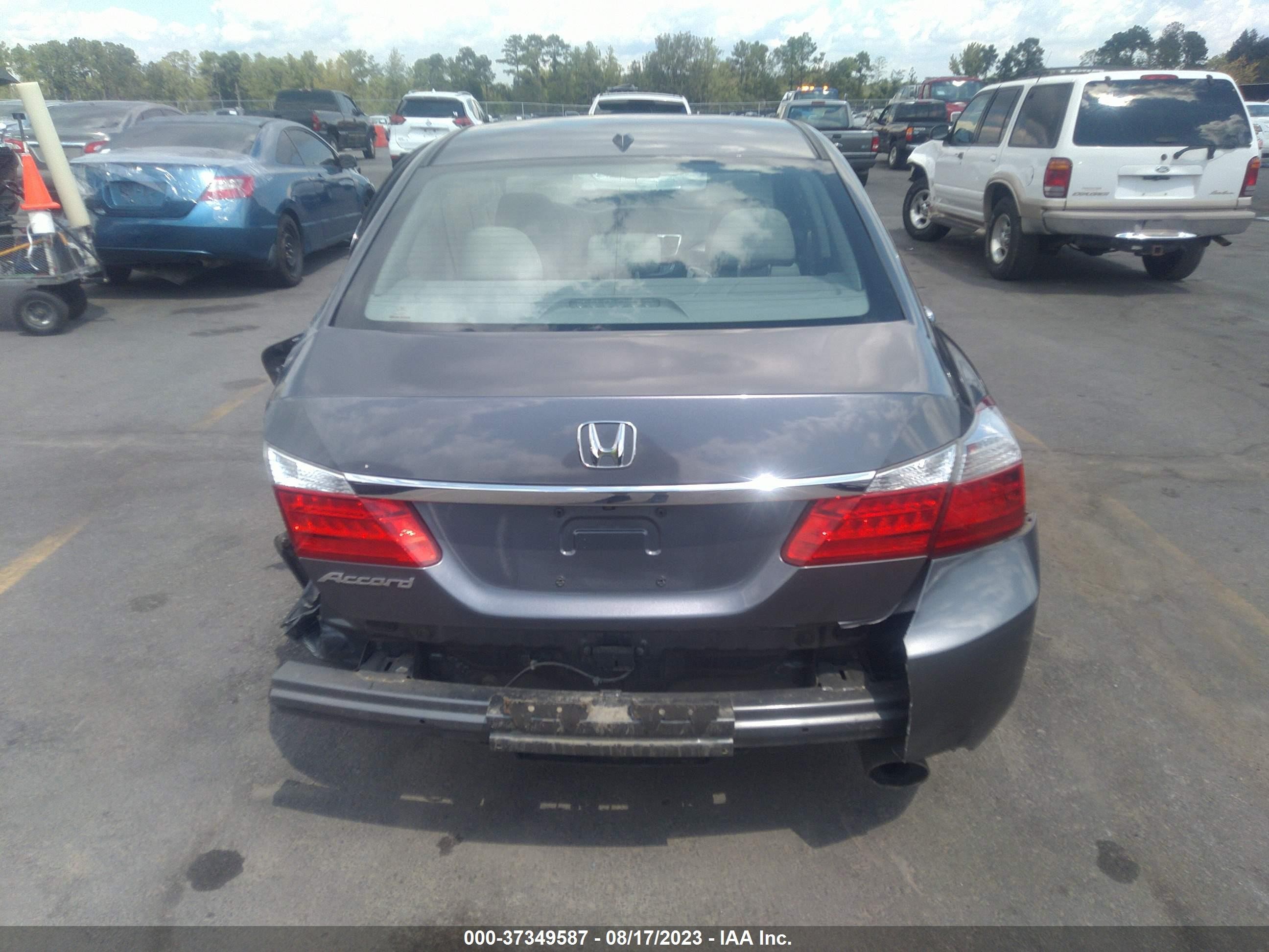 Photo 16 VIN: 1HGCR2F8XFA224926 - HONDA ACCORD 