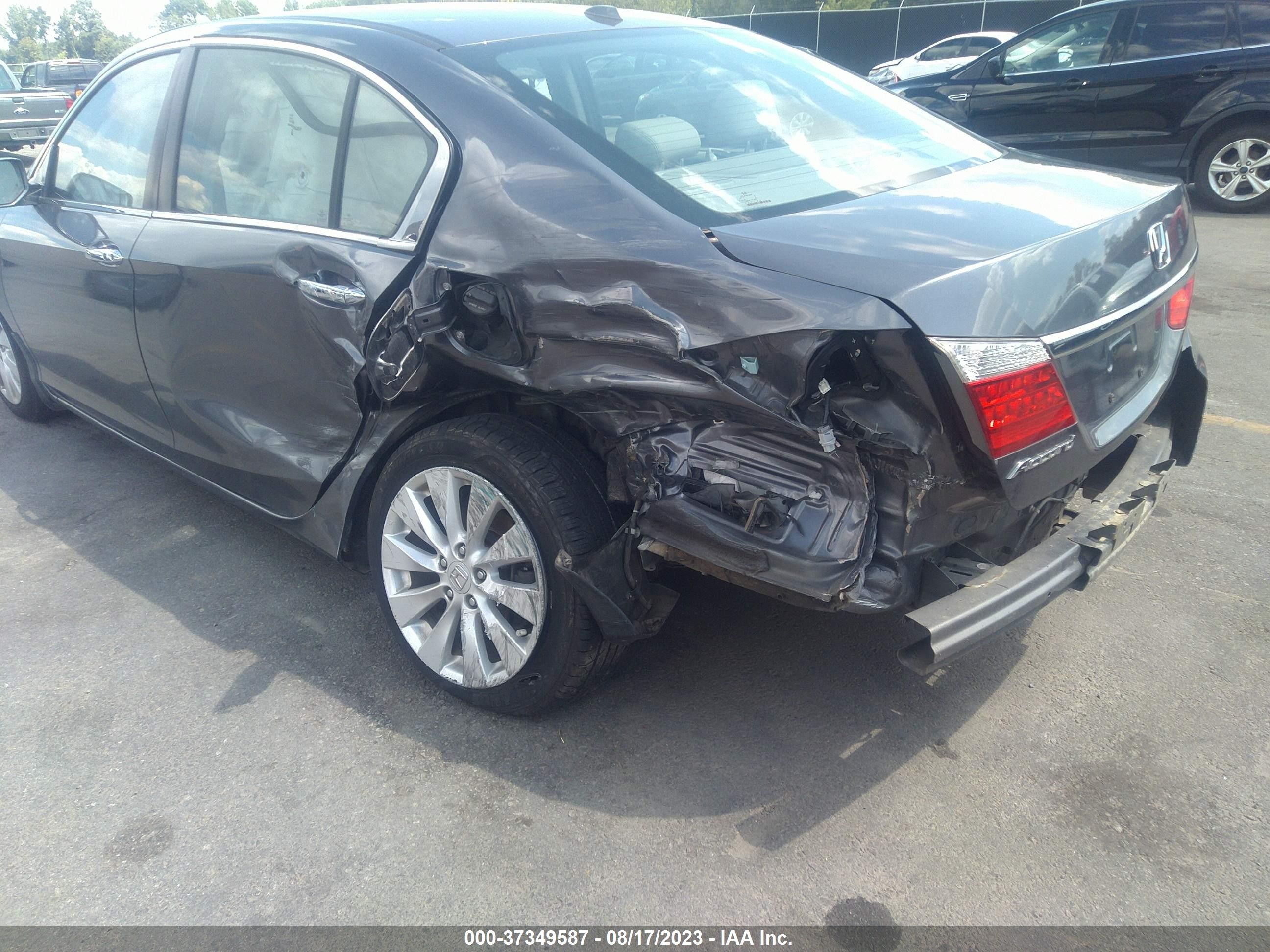 Photo 5 VIN: 1HGCR2F8XFA224926 - HONDA ACCORD 