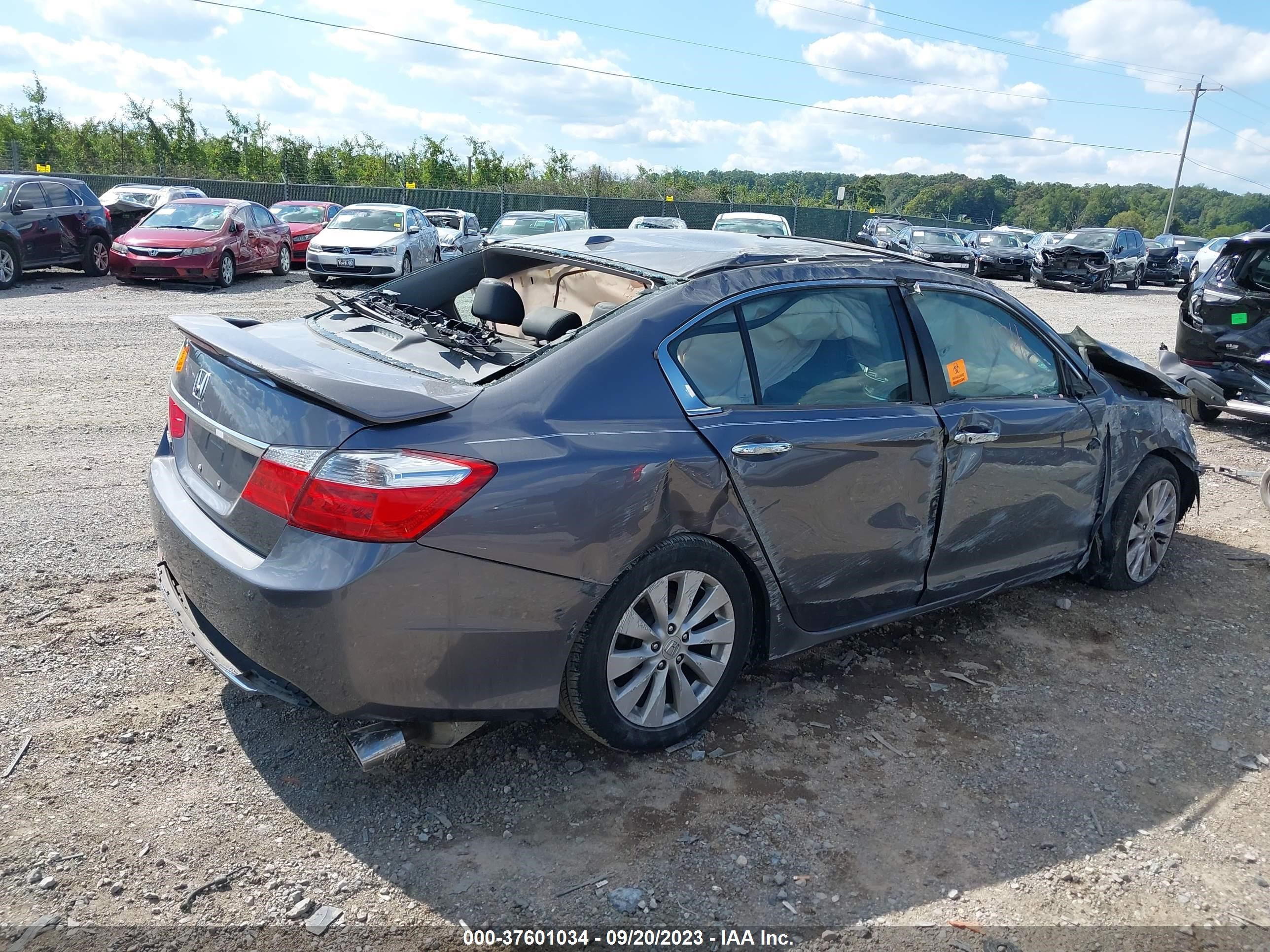 Photo 12 VIN: 1HGCR2F8XFA238325 - HONDA ACCORD 