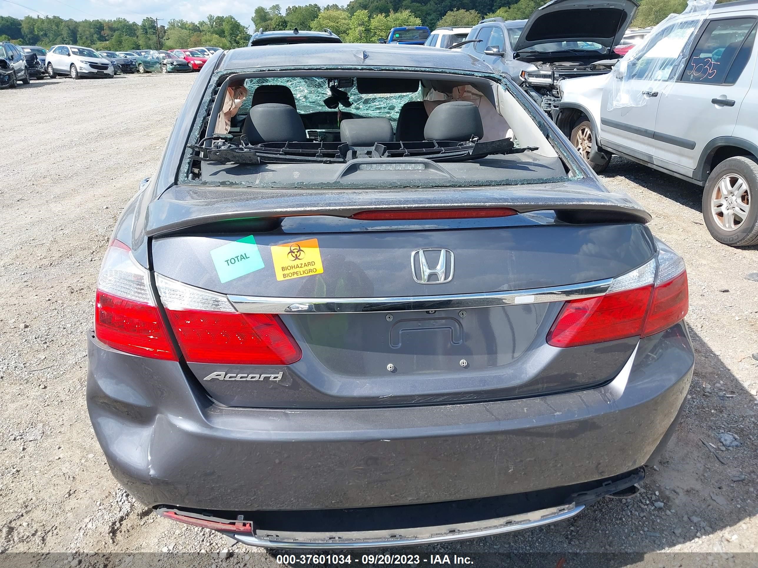 Photo 15 VIN: 1HGCR2F8XFA238325 - HONDA ACCORD 