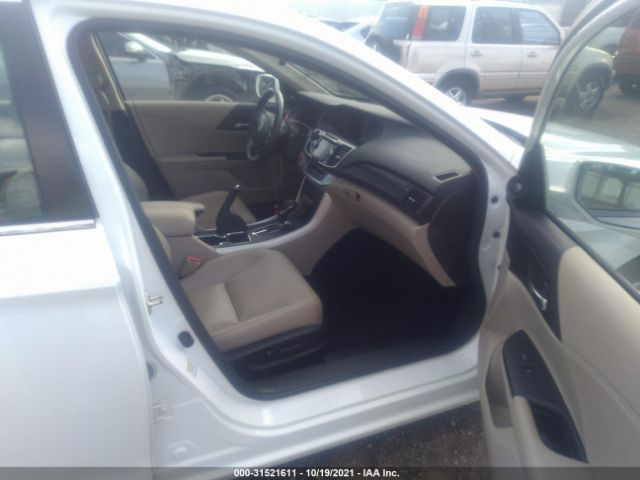 Photo 4 VIN: 1HGCR2F8XFA256615 - HONDA ACCORD SEDAN 