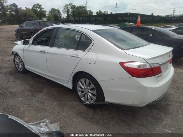 Photo 2 VIN: 1HGCR2F8XFA265153 - HONDA ACCORD SEDAN 