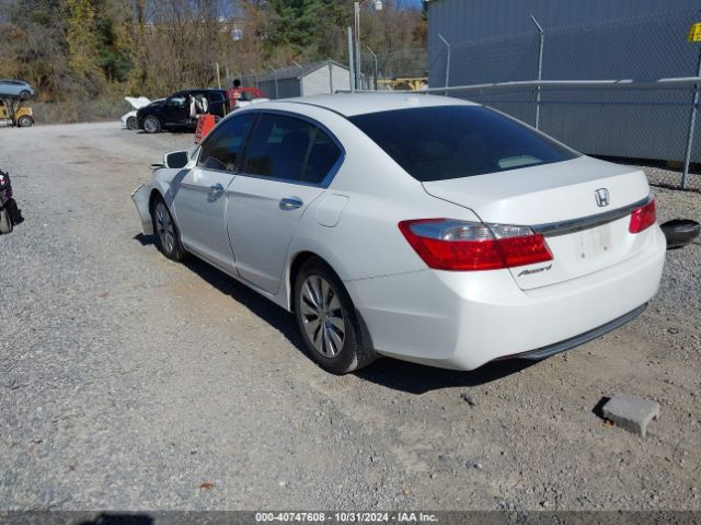 Photo 2 VIN: 1HGCR2F8XFA266433 - HONDA ACCORD 