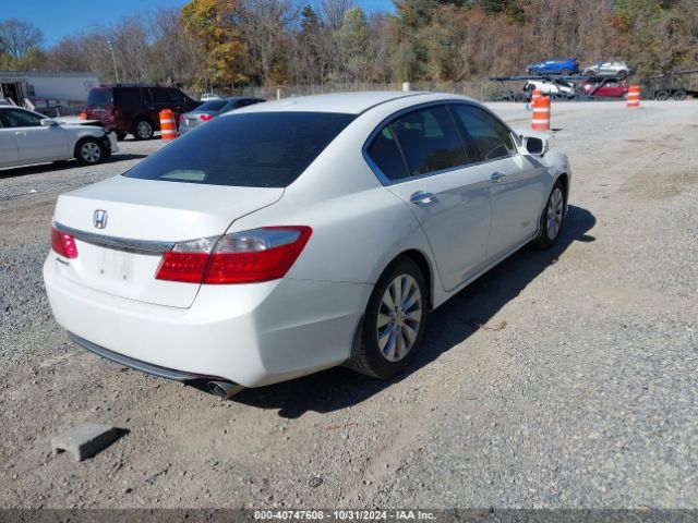 Photo 3 VIN: 1HGCR2F8XFA266433 - HONDA ACCORD 