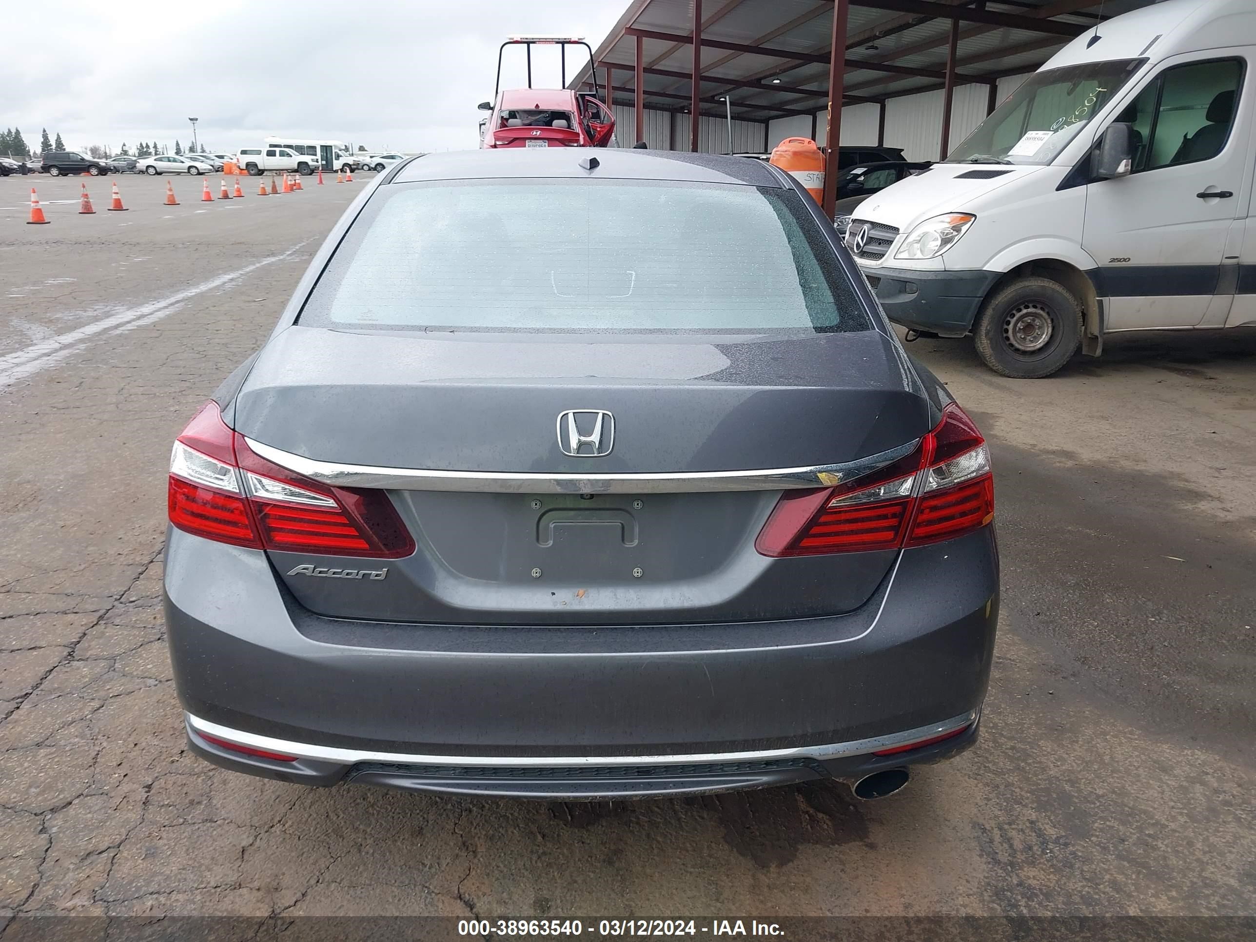 Photo 15 VIN: 1HGCR2F8XGA014022 - HONDA ACCORD 