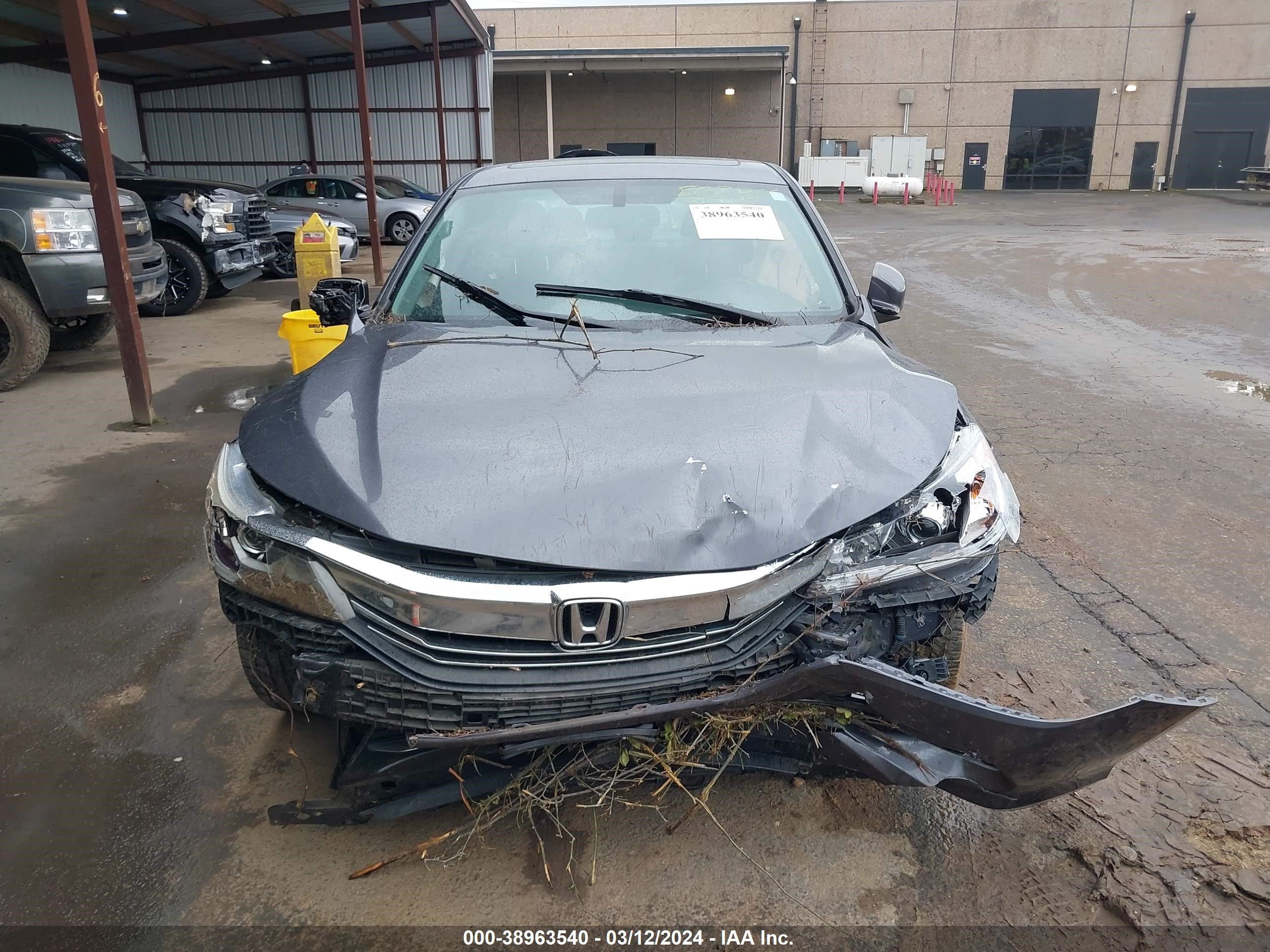 Photo 5 VIN: 1HGCR2F8XGA014022 - HONDA ACCORD 