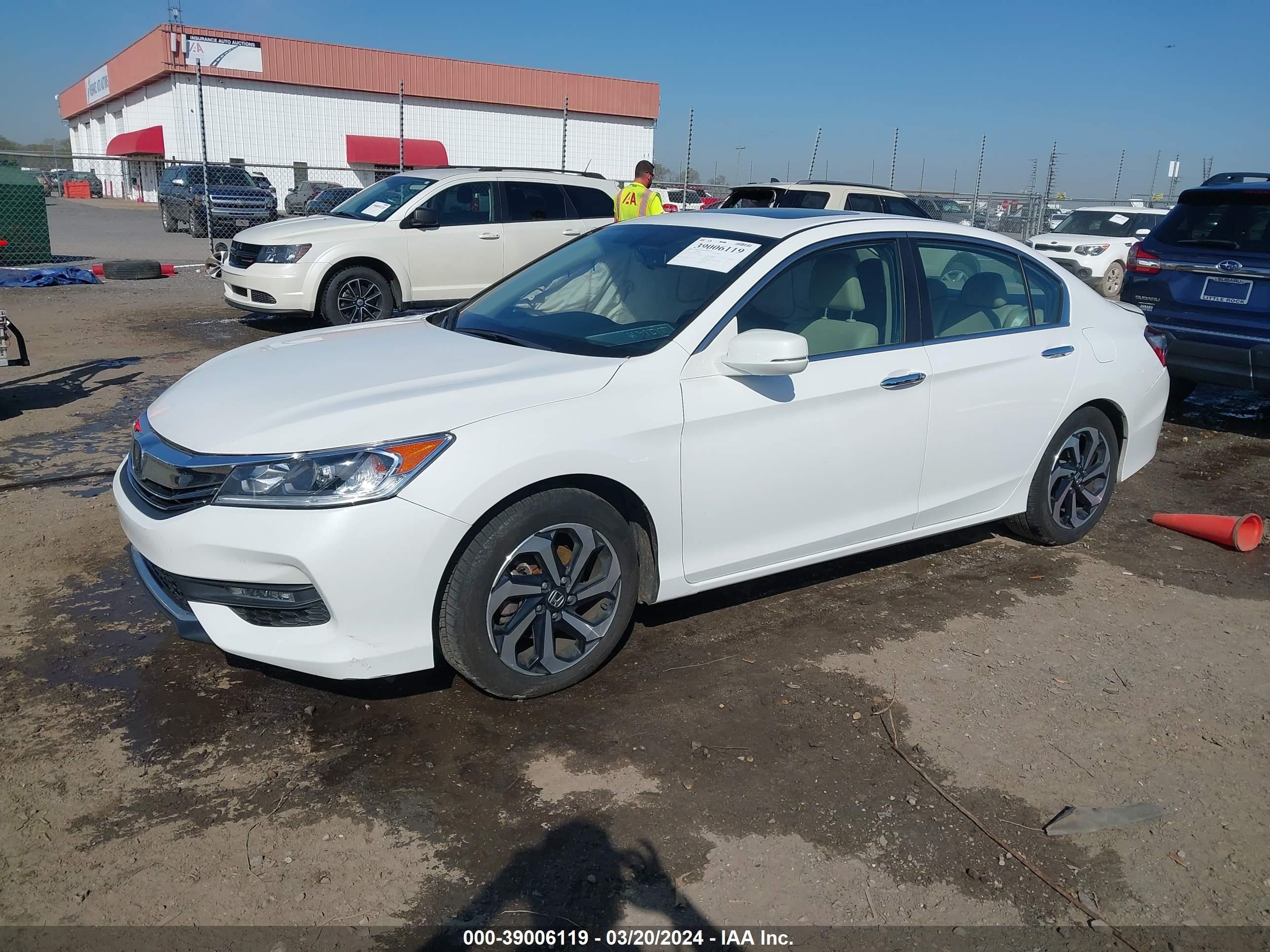 Photo 1 VIN: 1HGCR2F8XGA069988 - HONDA ACCORD 