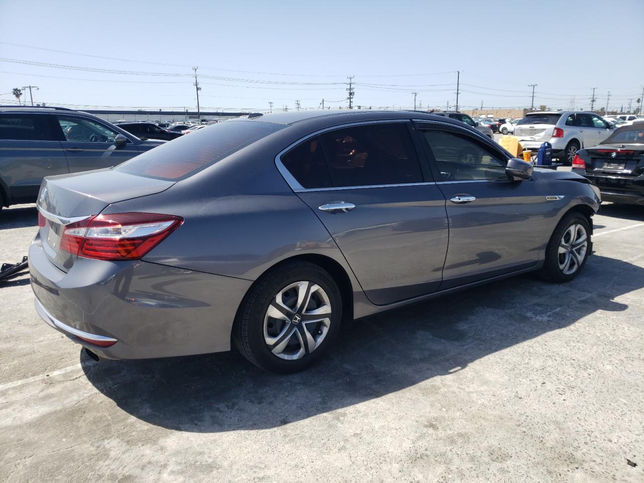 Photo 2 VIN: 1HGCR2F8XGA073197 - HONDA ACCORD 