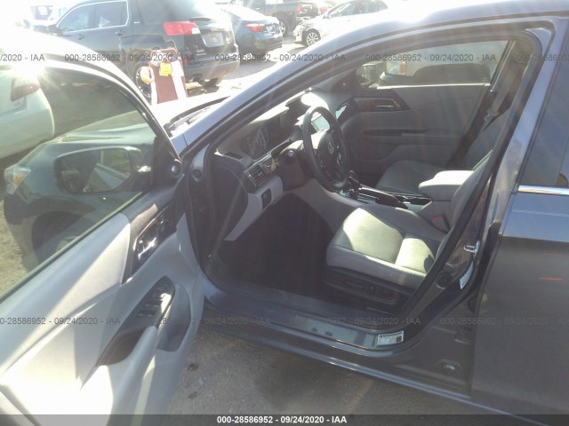 Photo 4 VIN: 1HGCR2F8XGA087827 - HONDA ACCORD SEDAN 