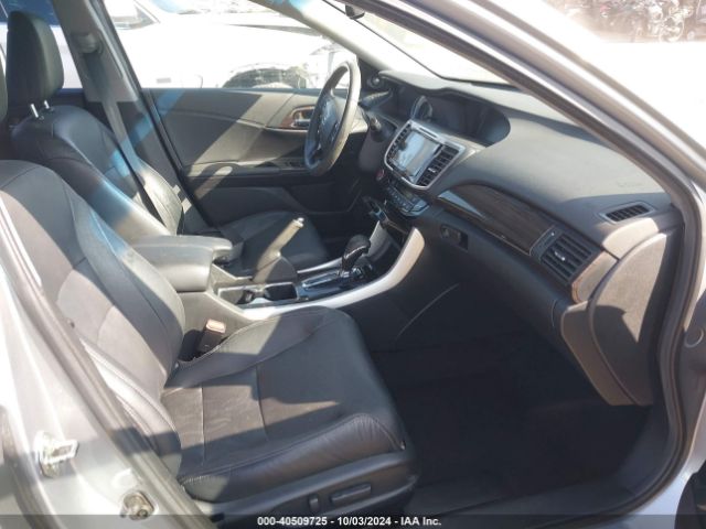 Photo 4 VIN: 1HGCR2F8XGA169721 - HONDA ACCORD 