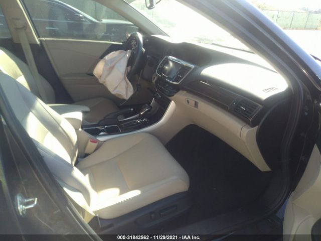 Photo 4 VIN: 1HGCR2F8XGA243803 - HONDA ACCORD SEDAN 