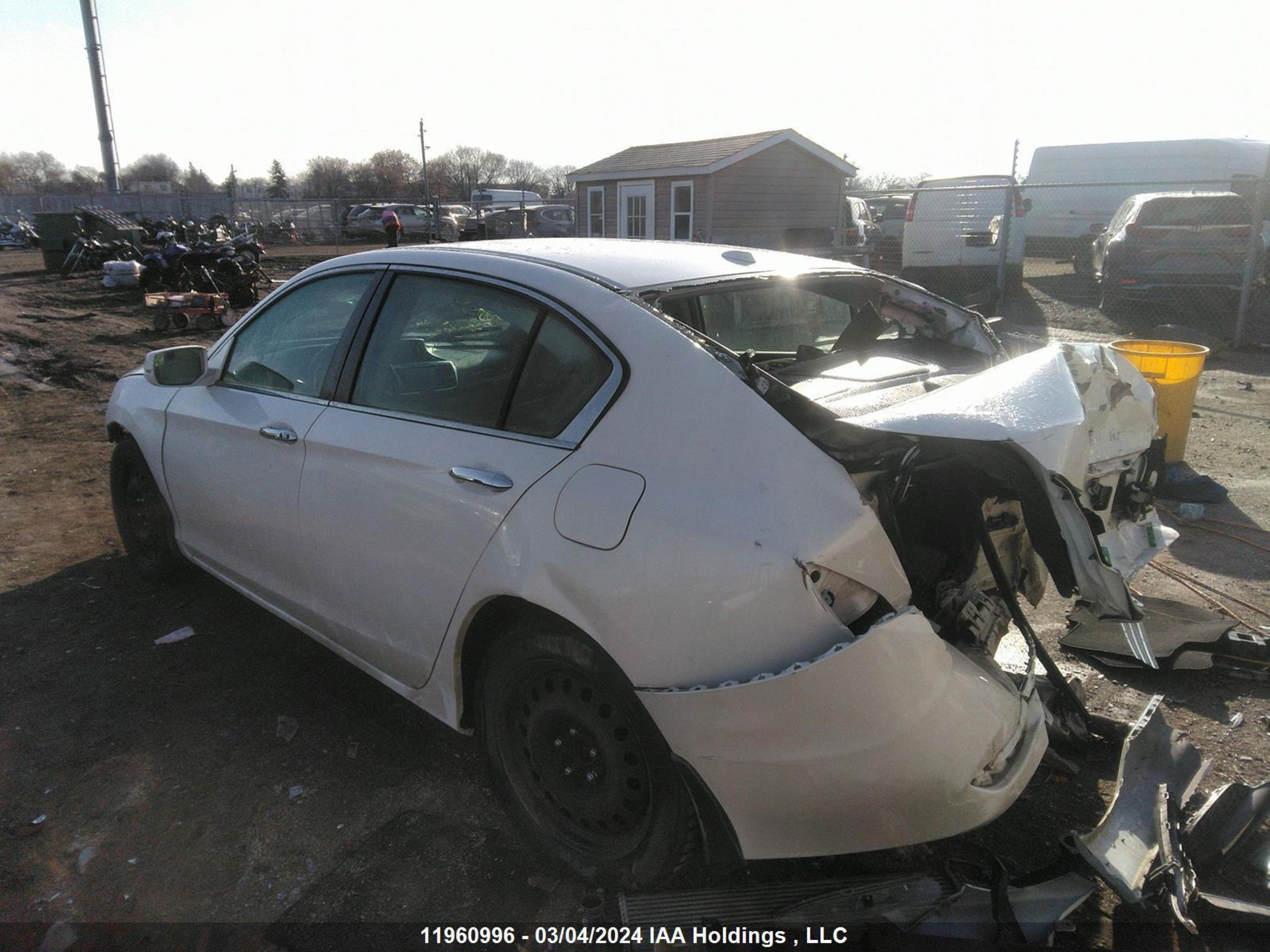 Photo 2 VIN: 1HGCR2F8XGA808468 - HONDA ACCORD 