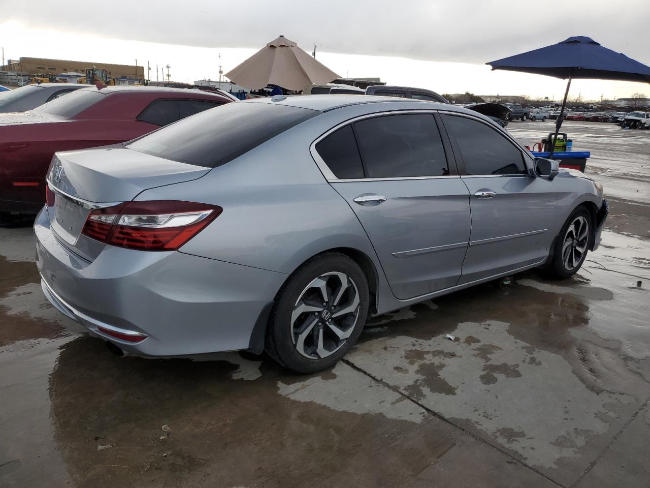 Photo 2 VIN: 1HGCR2F8XHA066574 - HONDA ACCORD 