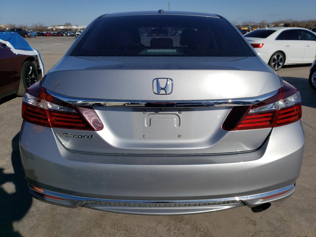 Photo 5 VIN: 1HGCR2F8XHA066574 - HONDA ACCORD 