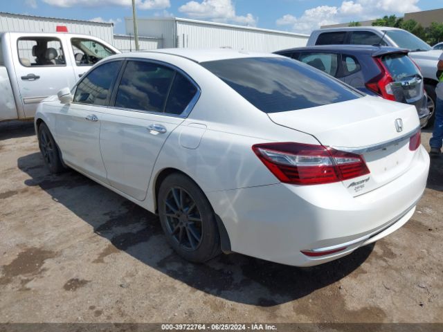 Photo 2 VIN: 1HGCR2F8XHA096089 - HONDA ACCORD 