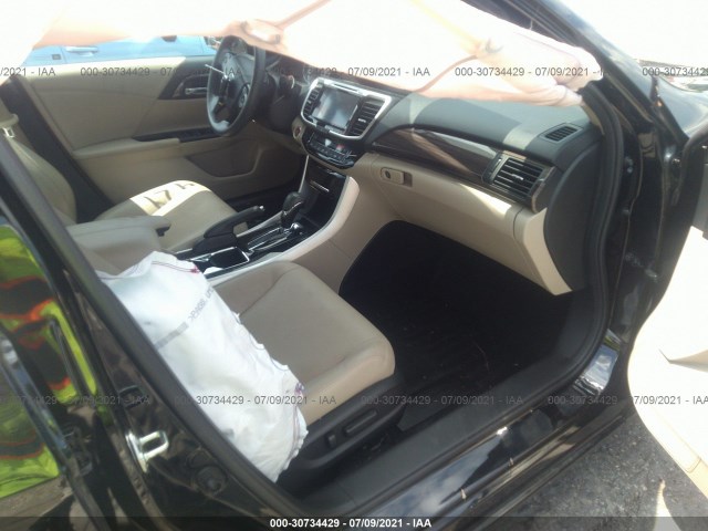 Photo 4 VIN: 1HGCR2F8XHA102084 - HONDA ACCORD SEDAN 