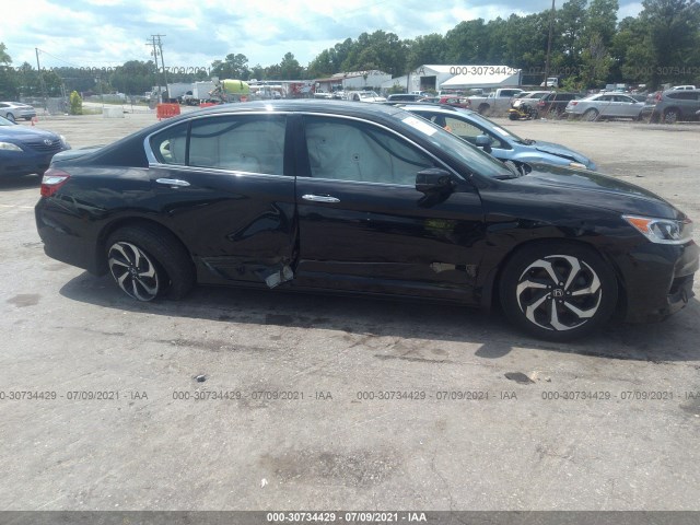 Photo 5 VIN: 1HGCR2F8XHA102084 - HONDA ACCORD SEDAN 